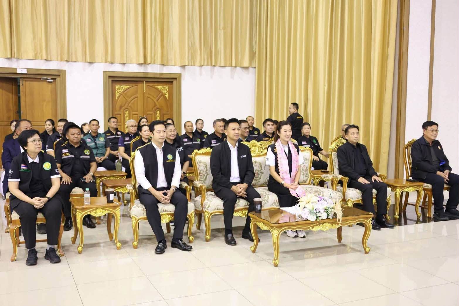 title - ร่วมต้อนรับ นางสาวปิยะรัฐชย์ ติยะไพรัช รัฐมนตรีช่วยว่าการกระทรวงเกษตรและสหกรณ์ ลงพื้นที่ติดตามผลการขับเคลื่อนเทคโนโลยีและนวัตกรรมด้านการเกษตรจังหวัดปทุมธานี