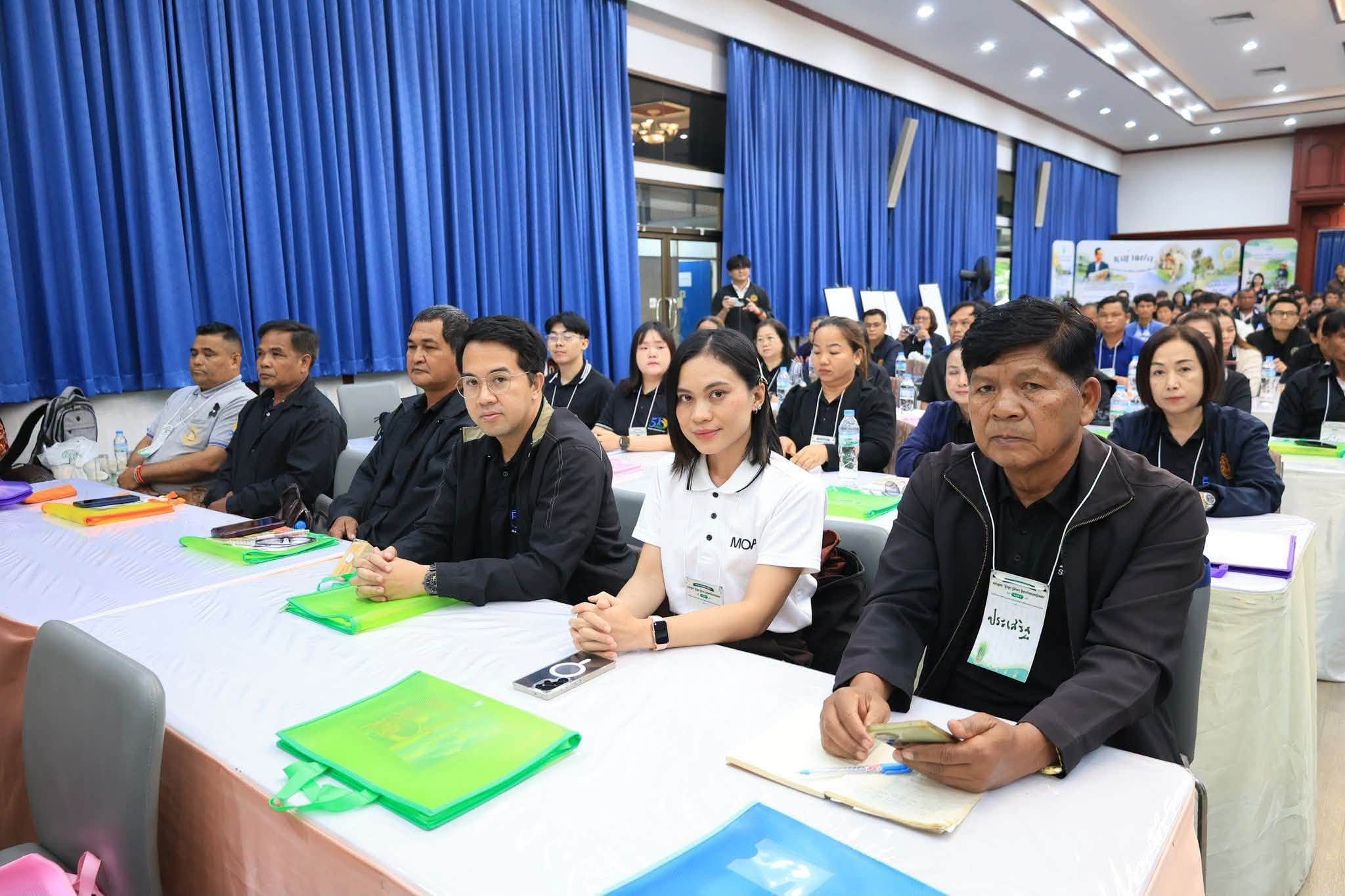 title - เข้าร่วมฝึกอบรมเชิงปฏิบัติการ หลักสูตร “รู้ปลูก รู้รักษา รู้คุณค่าของหญ้าแฝก” ระยะที่ 2 ภายใต้โครงการพัฒนาและรณรงค์การใช้หญ้าแฝกอันเนื่องมาจากพระราชดำริ ประจำปีงบประมาณ พ.ศ. 2569  ณ ห้องประชุม หม่อมราชวงศ์หญิง รสลิน คัคณางค์ ศูนย์ส่งเสริมและพัฒนาอาชีพเสริมนอกภาคการเกษตร 