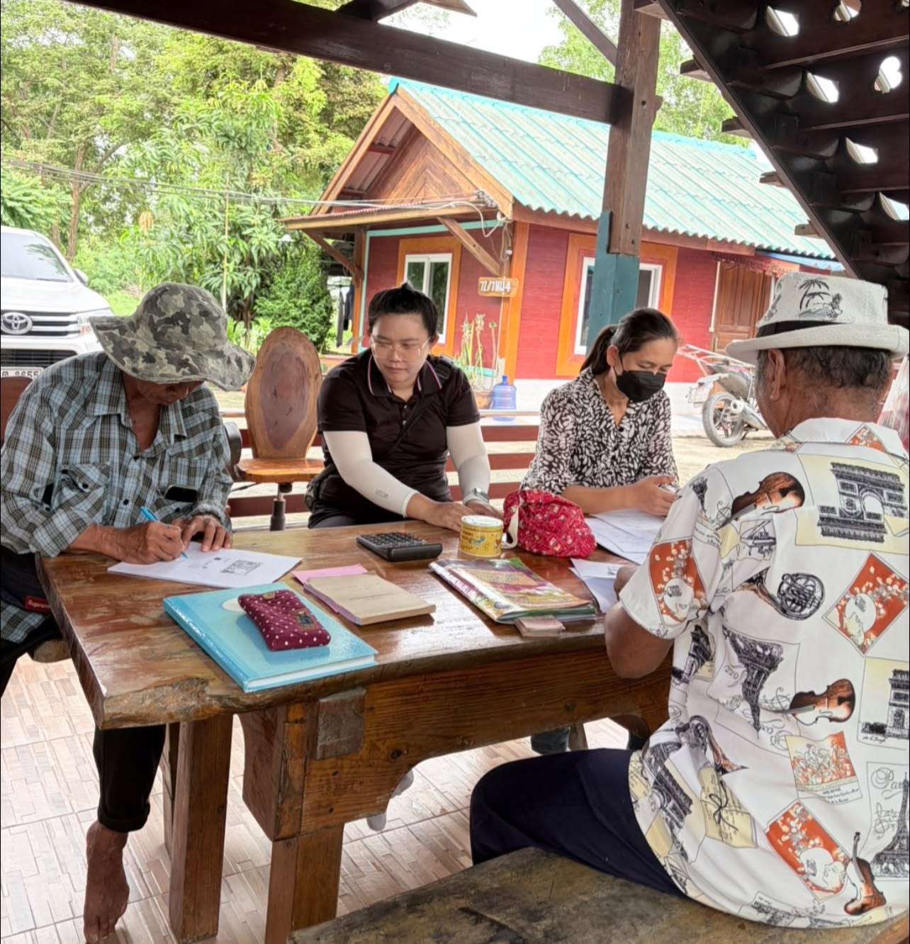 title - ติดตามเร่งรัดจัดเก็บเงินกู้และรับคำขอกู้ยืมเงินจาก ส.ป.ก. ในเขตปฏิรูปที่ดิน ตำบลบึงน้ำรักษ์ อำเภอธัญบุรี และ ตำบลบึงกาสาม อำเภอหนองเสือ จังหวัดปทุมธานี จำนวน 2 กลุ่ม 8 ราย