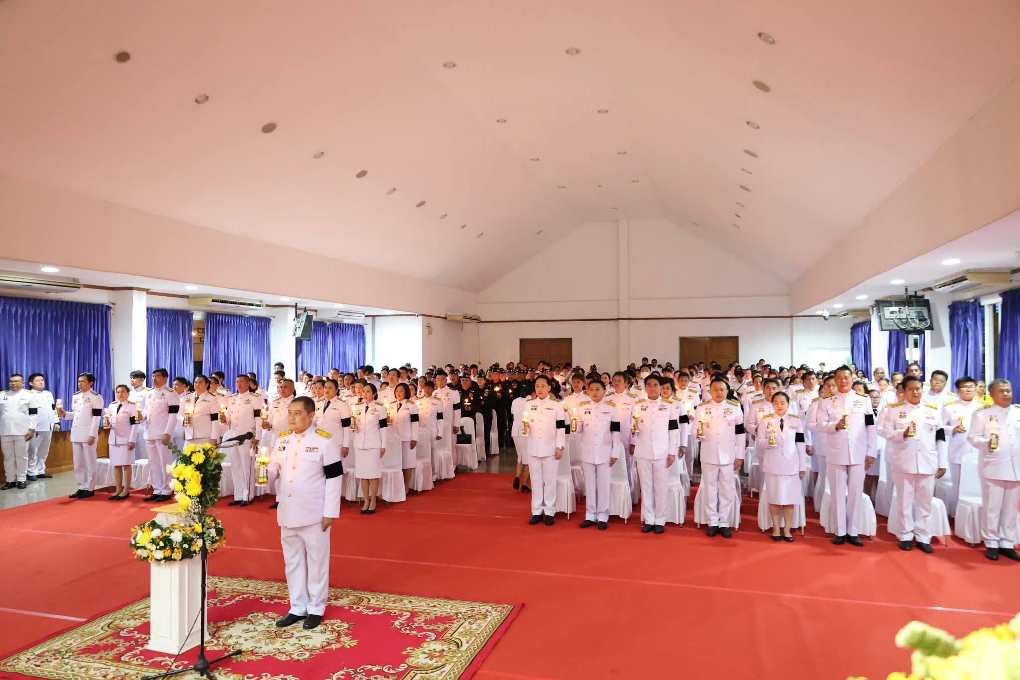 title - เข้าร่วมพิธีจุดเทียนถวายพระพรชัยมงคล พระบาทสมเด็จพระเจ้าอยู่หัว เนื่องในโอกาสวันเฉลิมพระชนมพรรษา 28 กรกฎาคม 2569