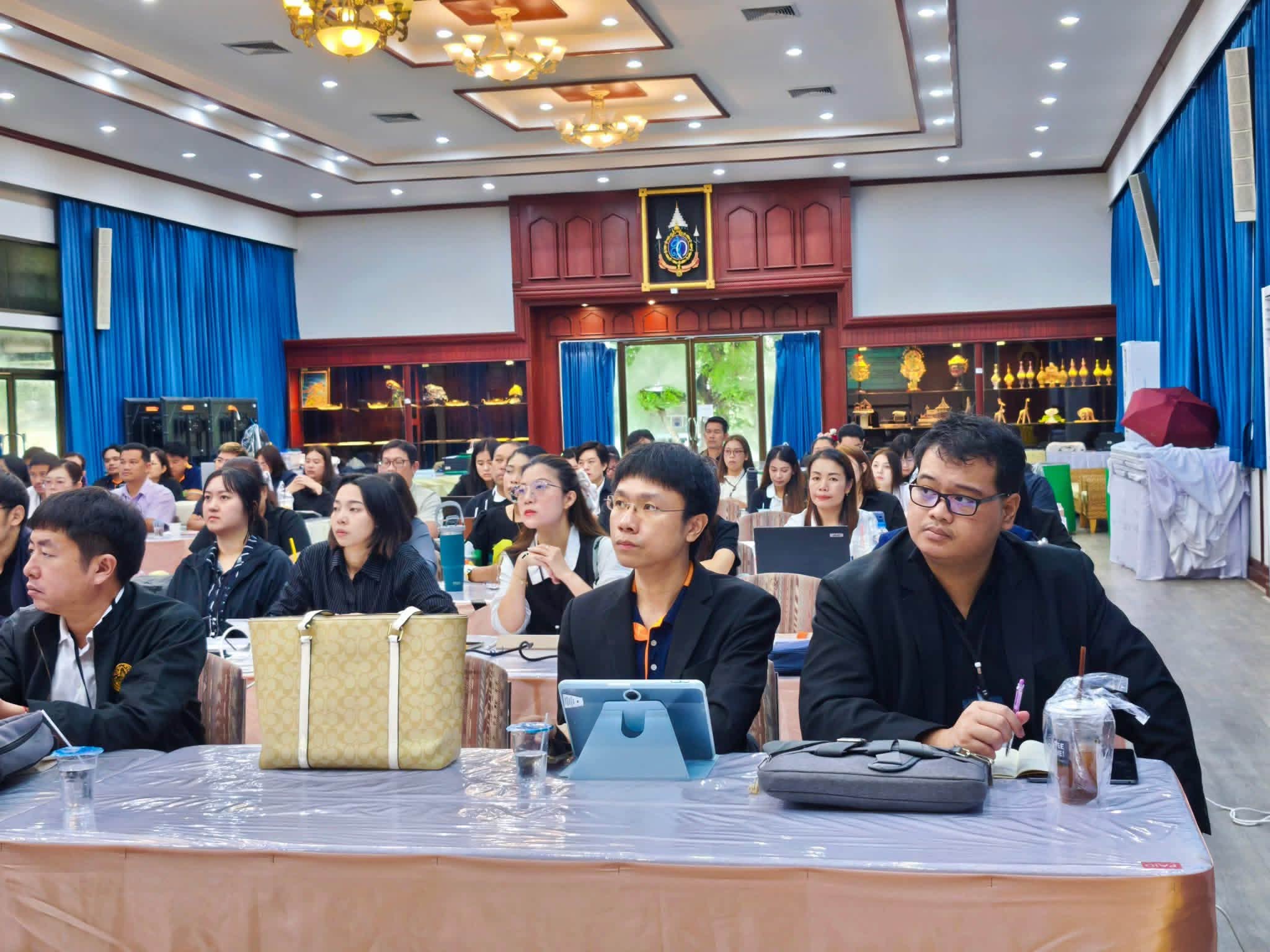 title - ให้เกียรติบรรยาย หัวข้อ บทบาทหน้าที่ นปต. ของโครงการฝึกอบรม หลักสูตร นักบริหารการปฏิรูปที่ดินเพื่อเกษตรกรรม ระดับต้น (นปต.) รุ่นที่ 8