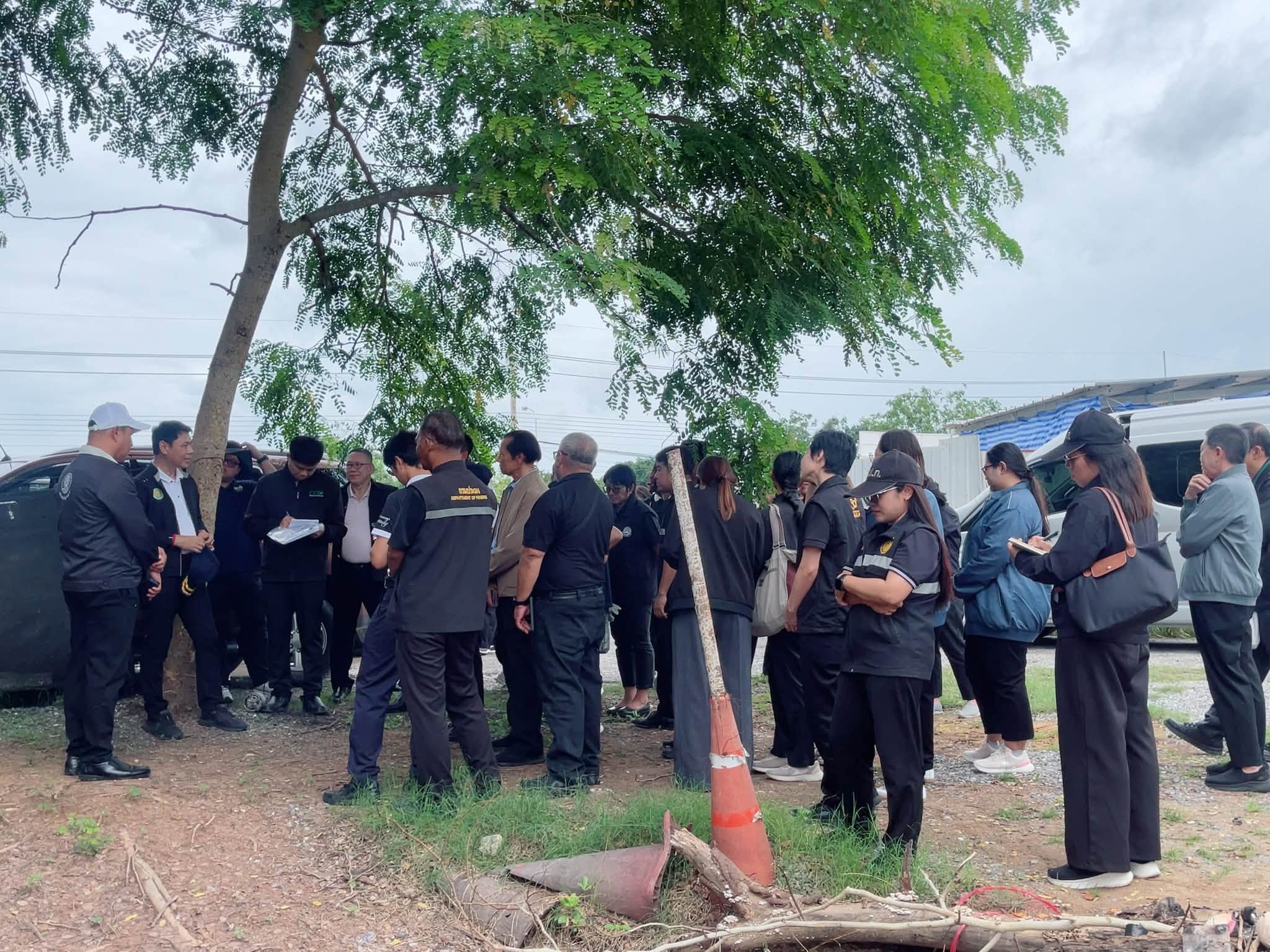 title - ร่วมลงพื้นที่ตรวจแปลงทดสอบโครงการ “ที่ว่างสร้างค่า” 3 สาขาการผลิต คือ พืช ประมง ปศุสัตว์ และประชุมหารือคณะทำงานพัฒนาพื้นที่การเกษตรนวัตกรรมและเกษตรกรรุ่นใหม่ในเขตเมืองและพื้นที่ต่อเนื่อง จังหวัดปทุมธานี 