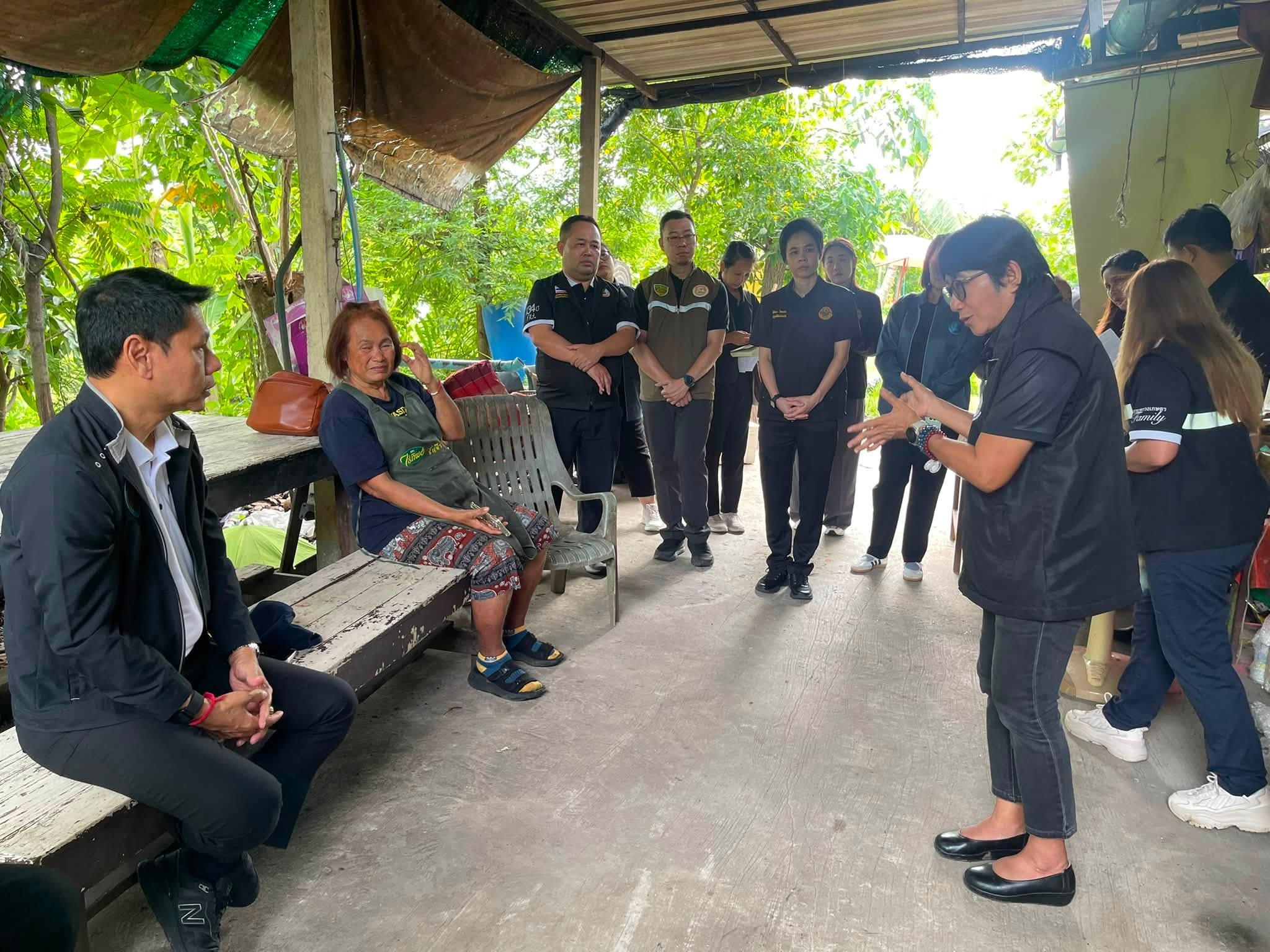 title - ร่วมลงพื้นที่ตรวจแปลงทดสอบโครงการ “ที่ว่างสร้างค่า” 3 สาขาการผลิต คือ พืช ประมง ปศุสัตว์ และประชุมหารือคณะทำงานพัฒนาพื้นที่การเกษตรนวัตกรรมและเกษตรกรรุ่นใหม่ในเขตเมืองและพื้นที่ต่อเนื่อง จังหวัดปทุมธานี 