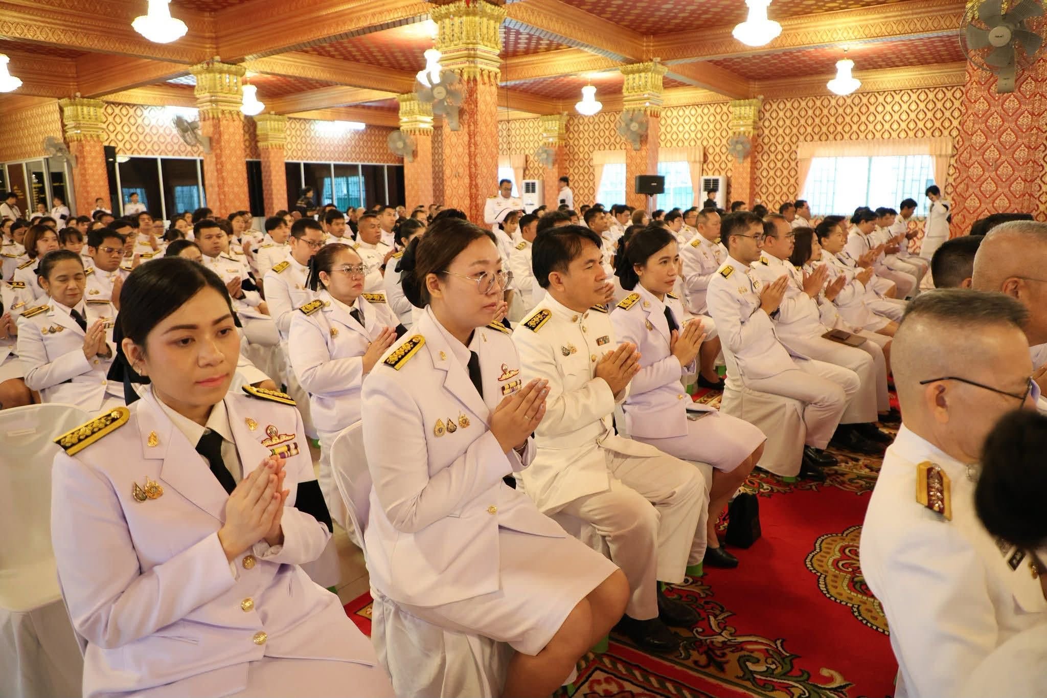 title - เข้าร่วมพิธีสวดพระพุทธมนต์และทำบุญตักบาตร ถวายพระราชกุศล เนื่องในวันคล้ายวันพระราชสมภพ สมเด็จพระนางเจ้าสิริกิติ์ พระบรมราชินีนาถ พระบรมราชชนนีพันปีหลวง และวันแม่แห่งชาติ 12 สิงหาคม 2569 