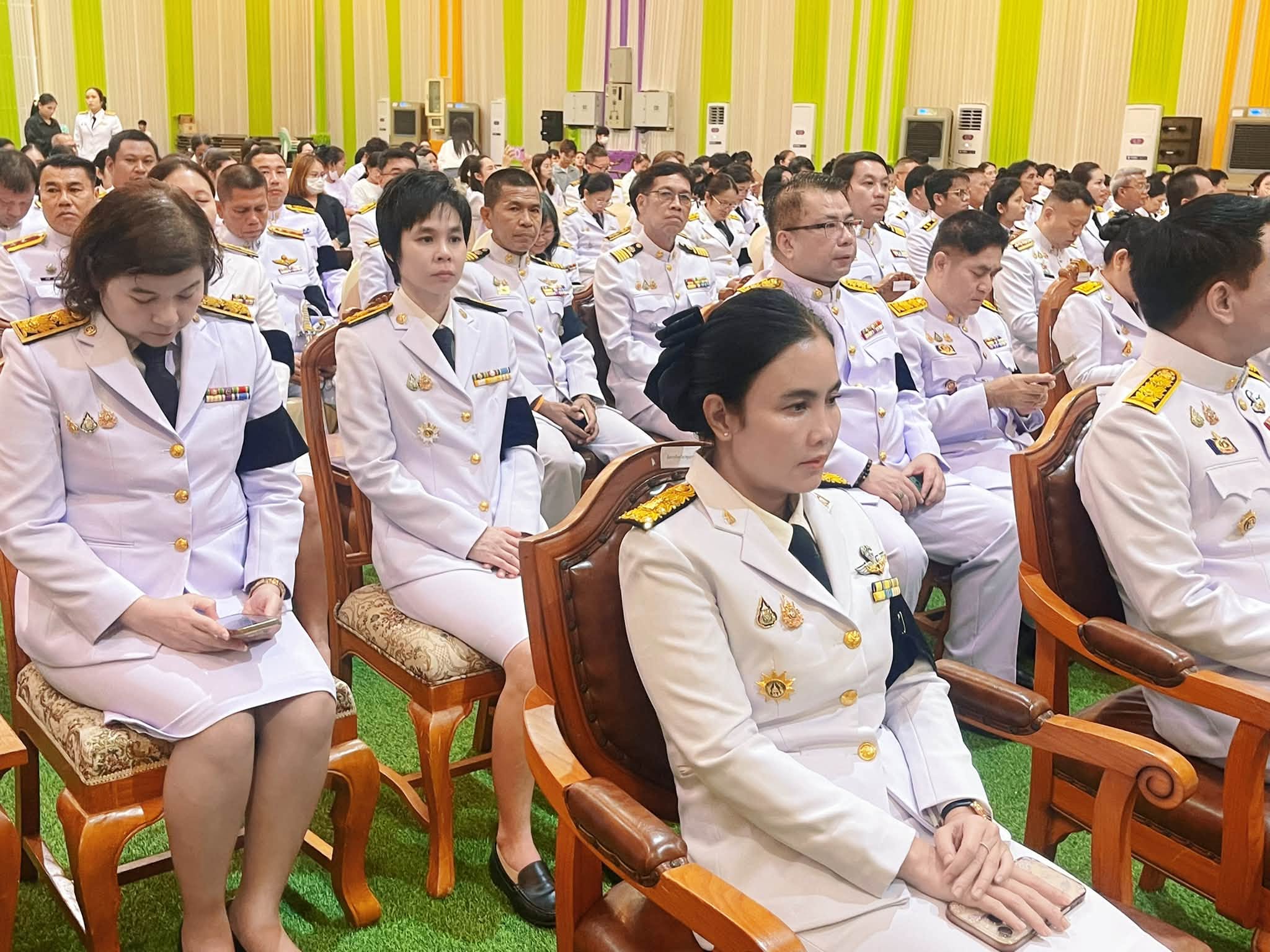 title - เข้าร่วมพิธีทำบุญตักบาตรและบำเพ็ญกุศลทักษิณานุประทาน สตมวาร (100 วัน) อุทิศถวายเป็นพระกุศลแด่ สมเด็จพระเจ้าลูกเธอ เจ้าฟ้าพัชรกิติยาภา นเรนทิราเทพยวดี กรมหลวงราชสาริณีสิริพัชร มหาวัชรราชธิดา