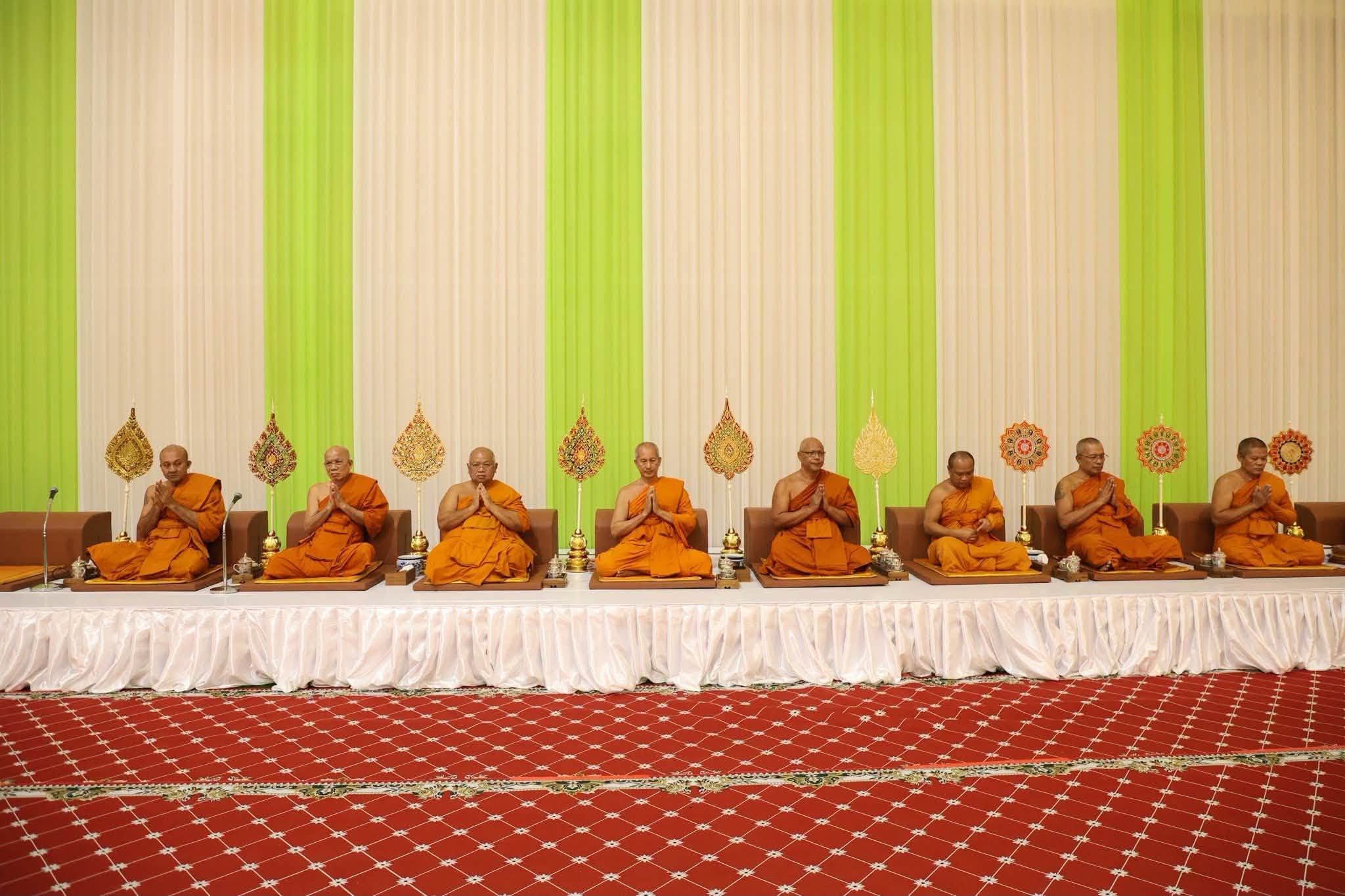 title - เข้าร่วมพิธีทำบุญตักบาตรและบำเพ็ญกุศลทักษิณานุประทาน สตมวาร (100 วัน) อุทิศถวายเป็นพระกุศลแด่ สมเด็จพระเจ้าลูกเธอ เจ้าฟ้าพัชรกิติยาภา นเรนทิราเทพยวดี กรมหลวงราชสาริณีสิริพัชร มหาวัชรราชธิดา