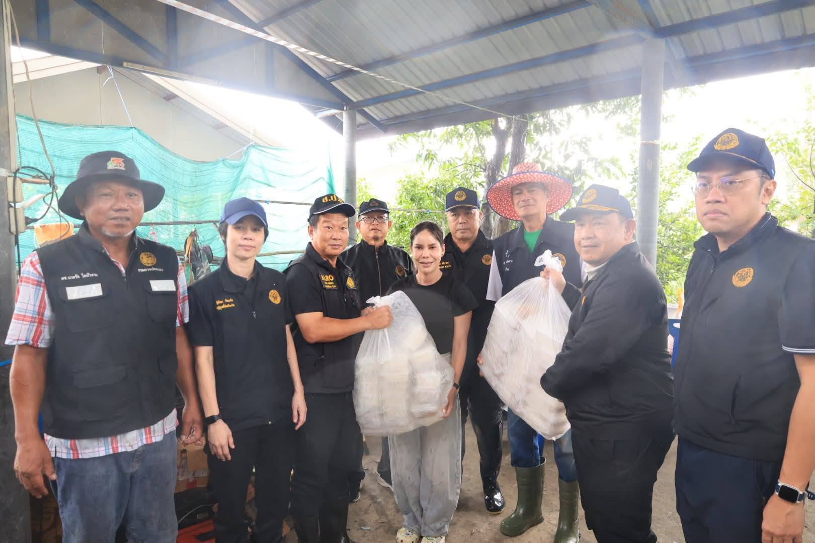 title - ลงพื้นที่ช่วยเหลือเกษตรกรและประชาชนผู้ประสบอุทกภัยในเขตปฏิรูปที่ดินจังหวัดปทุมธานี