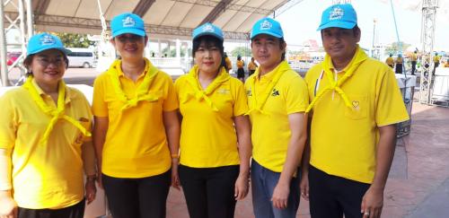 นางสาวพจนันท์ กองมาก ปฎิรูปที่ดินจังหวัดปทุมธานี และเจ้าหน้าที่ ส.ป.ก. ปทุมธานี ร่วมรับชมการถ่ายทอดสดพระราชพิธีเสด็จพระราชดำเนินเลียบพระนคร โดยขบวนพยุหยาตราทางชลมาคร เนื่องในพระราชพิธีบรมราชาภิเษก พุทธศักราช 2562 