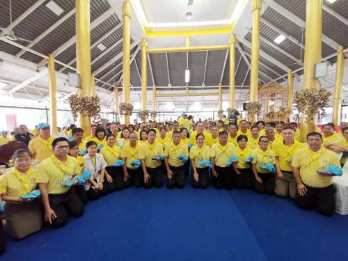 นางสาวพจนันท์ กองมาก ปฎิรูปที่ดินจังหวัดปทุมธานี พร้อมด้วยเจ้าหน้าที่ ส.ป.ก.ปทุมธานี เข้าร่วมโครงการจัดหน่วยบริการจังหวัดเคลื่อนที่ บำบัดทุกข์ บำรุงสุข และสร้างรอยยิ้มให้ประชาชน ประจำปี 2562