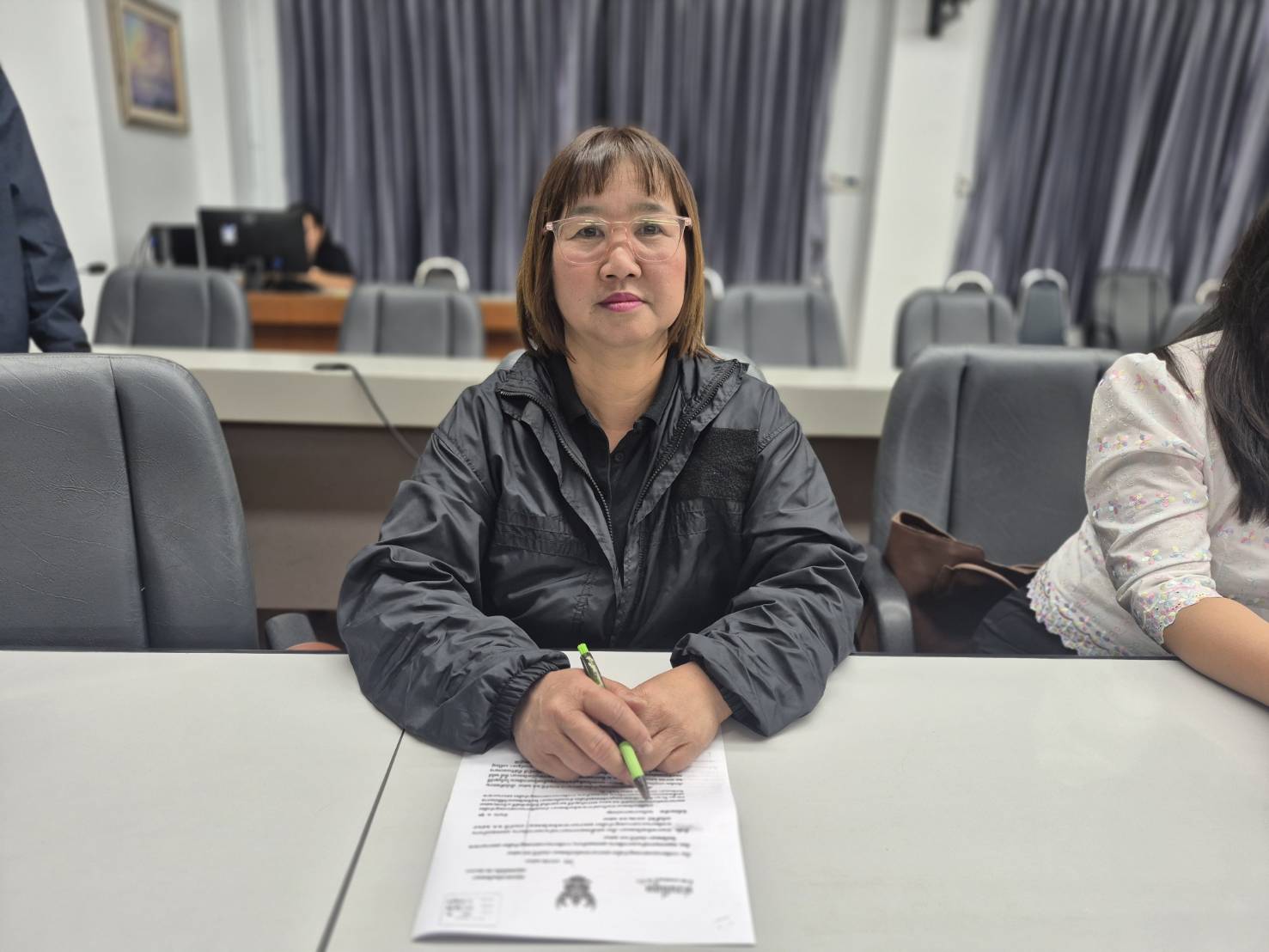 title - วันที่ 23 มกราคม 2569 เวลา 13.30 น. นางสาวสุภาพร บุญธรรม ปฏิรูปที่ดินจังหวัดพะเยา มอบหมายให้นางสาวเพ็ญ สืบสมบัติ เจ้าหน้าที่ปฏิรูปที่ดิน เข้าร่วมประชุมเตรียมการจัดงานบวงสรวงพญางำเมือง และงานกาชาดจังหวัดพะเยา ประจำปี พ.ศ. 2569  ณ ห้องประชุมจอมทอง ชั้น 4 ศาลากลางจังหวัดพะเยา โดยมีนางสาวอรอาภา โล่ห์วีระ ผู้ว่าราชการจังหวัดพะเยา เป็นประธานในการประชุม