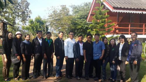 นายคนิต ลิขิตวิทยาวุธ ผู้ตรวจราชการกระทรวงเกษตรและสหกรณ์ตรวจพื้นที่ดำเนินโครงการเกษตรทฤษฎีใหม่ ปี 2560 จังหวัดพะเยา