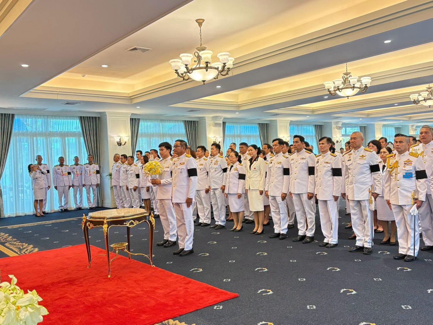 ปฏิรูปที่ดินจังหวัดเพชรบุรี มอบหมายให้ นางสาวขวัญใจ เพชรสวน นักวิชาการปฏิรูปที่ดินชำนาญการ ร่วมลงนามถวายพระพร พระบาทสมเด็จพระเจ้าอยู่หัว เนื่องในโอกาสวันเฉลิมพระชนมพรรษา