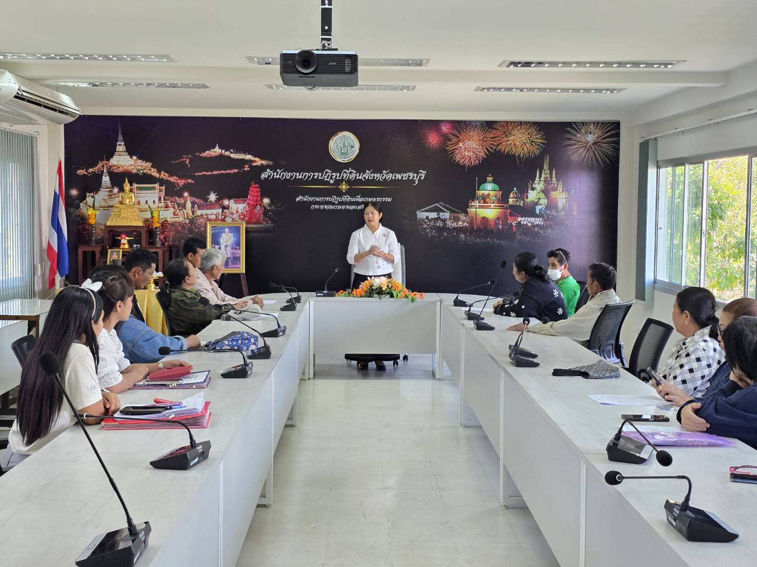 ส.ป.ก.เพชรบุรี ร่วมอบรมเชิงปฏิบัติการหลักสูตรการพัฒนทักษะการใช้เครื่องมือดิจิทัลเพื่อการปฏิบัติงานภาครัฐ ปีงบประมาณ พ.ศ. 2569 (ข่าวแชร์)