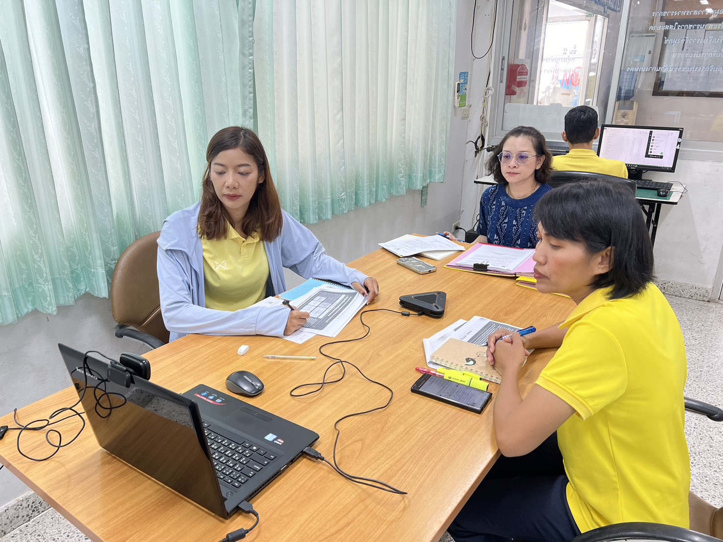 ส.ป.ก.เพชรบุรี เข้าร่วมประชุมชี้แจงหลักสูตรฝึกอบรมศิลปหัตถกรรมระยะยาว 