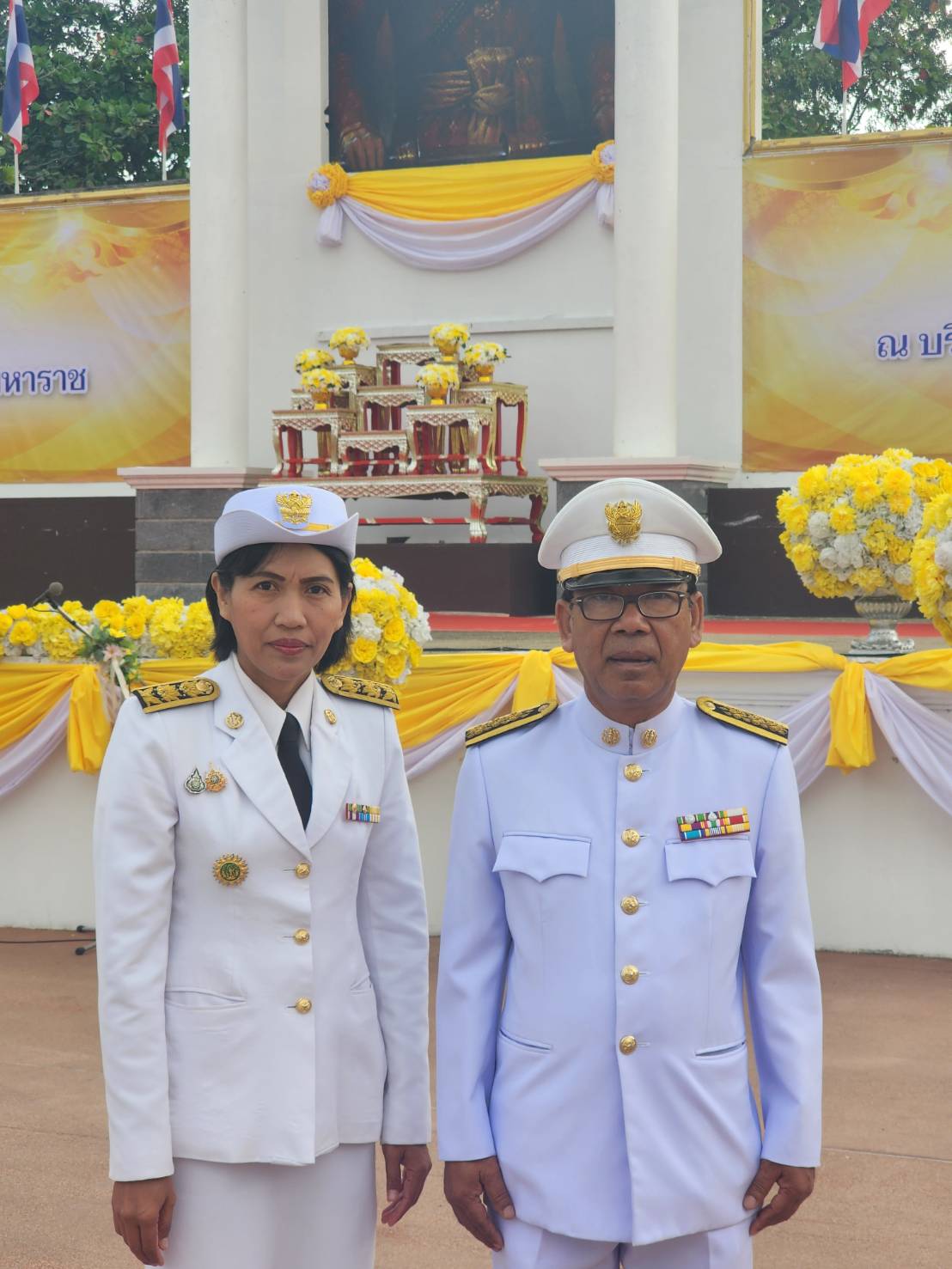 ส.ป.ก.เพชรบุรี เข้าร่วมการจัดพิธีเนื่องในวันสมเด็จพระเจ้าตากสินมหาราช วางพุ่มดอกไม้และถวายราชสดุดี (ข่าวแชร์)