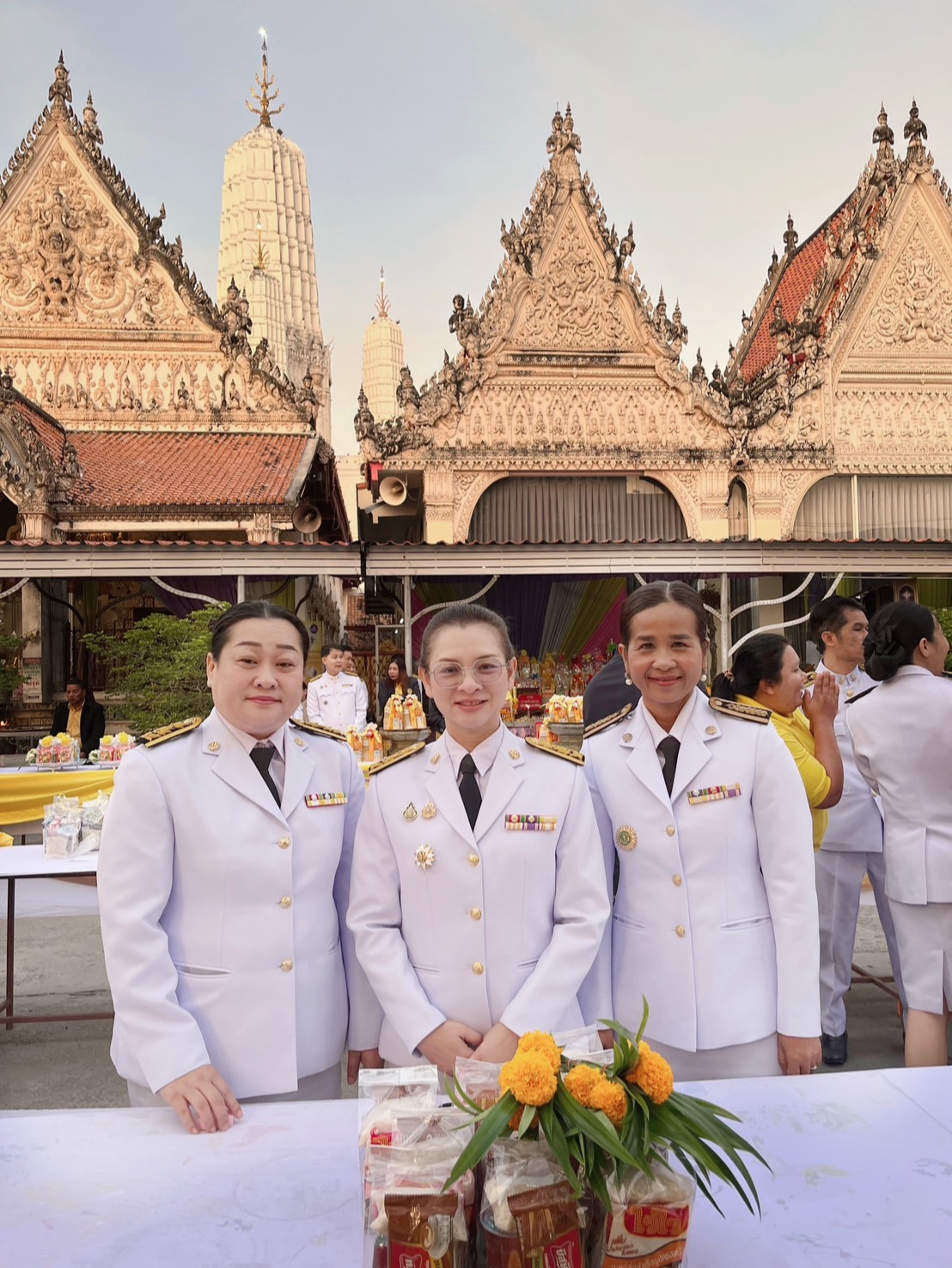 ส.ป.ก.เพชรบุรี เข้าร่วมกิจกรรมพิธีทำบุญตักบาตรถวายพระราชกุศล เนื่องในโอกาสพระราชพิธีสมมงคลพระชนมายุเท่าพระบาทสมเด็จพระพุทธยอดฟ้าจุฬาโลกมหาราช (ข่าวแชร์)