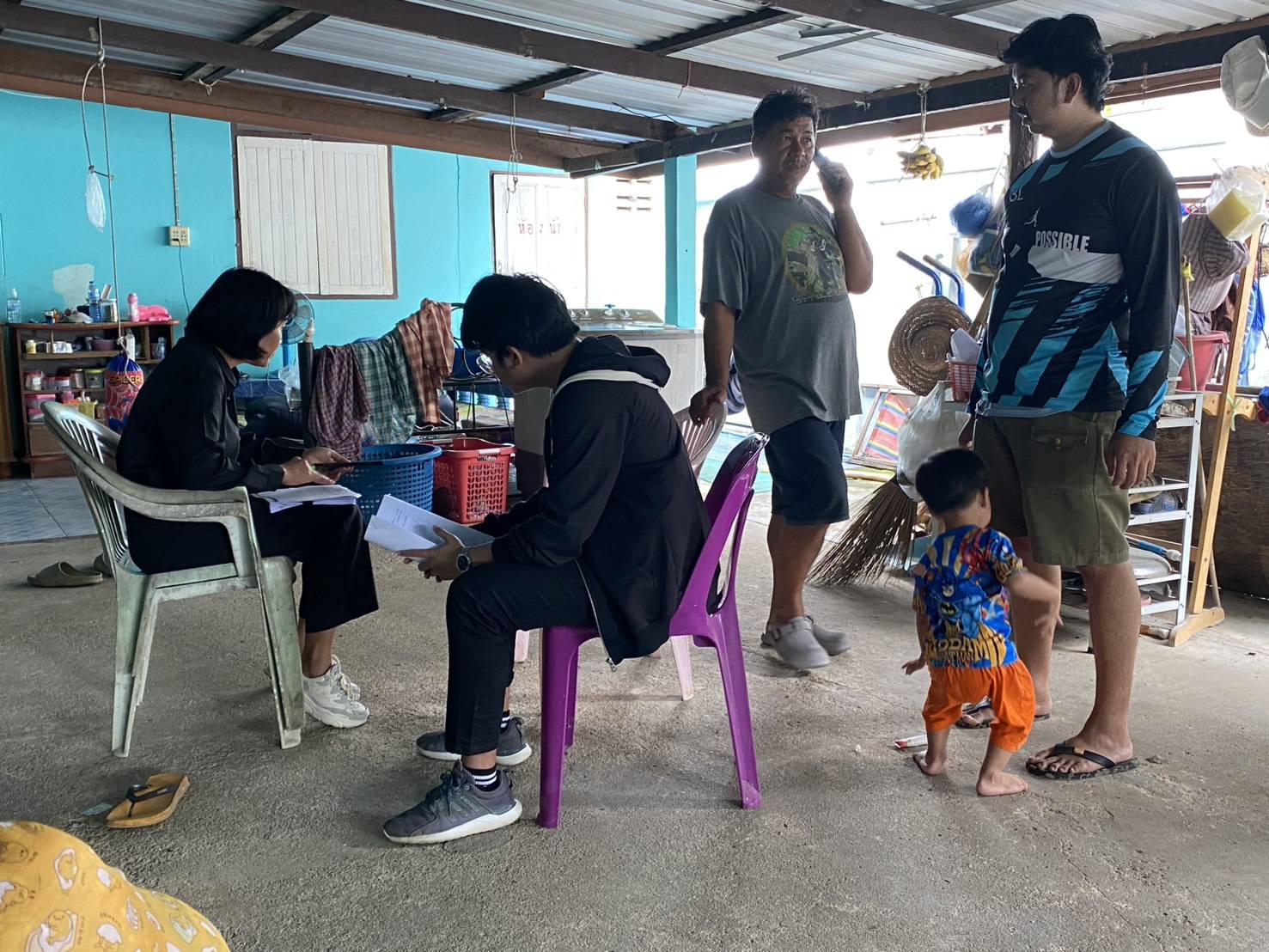 ส.ป.ก.เพชรบุรี ลงพื้นที่ตรวจสอบข้อมูลเกษตรกรที่ขอรับการจัดที่ดินภายใต้โครงการแก้ไขปัญหาที่ดินทำกินเกษตรกรสภาประชาชน 4 ภาค