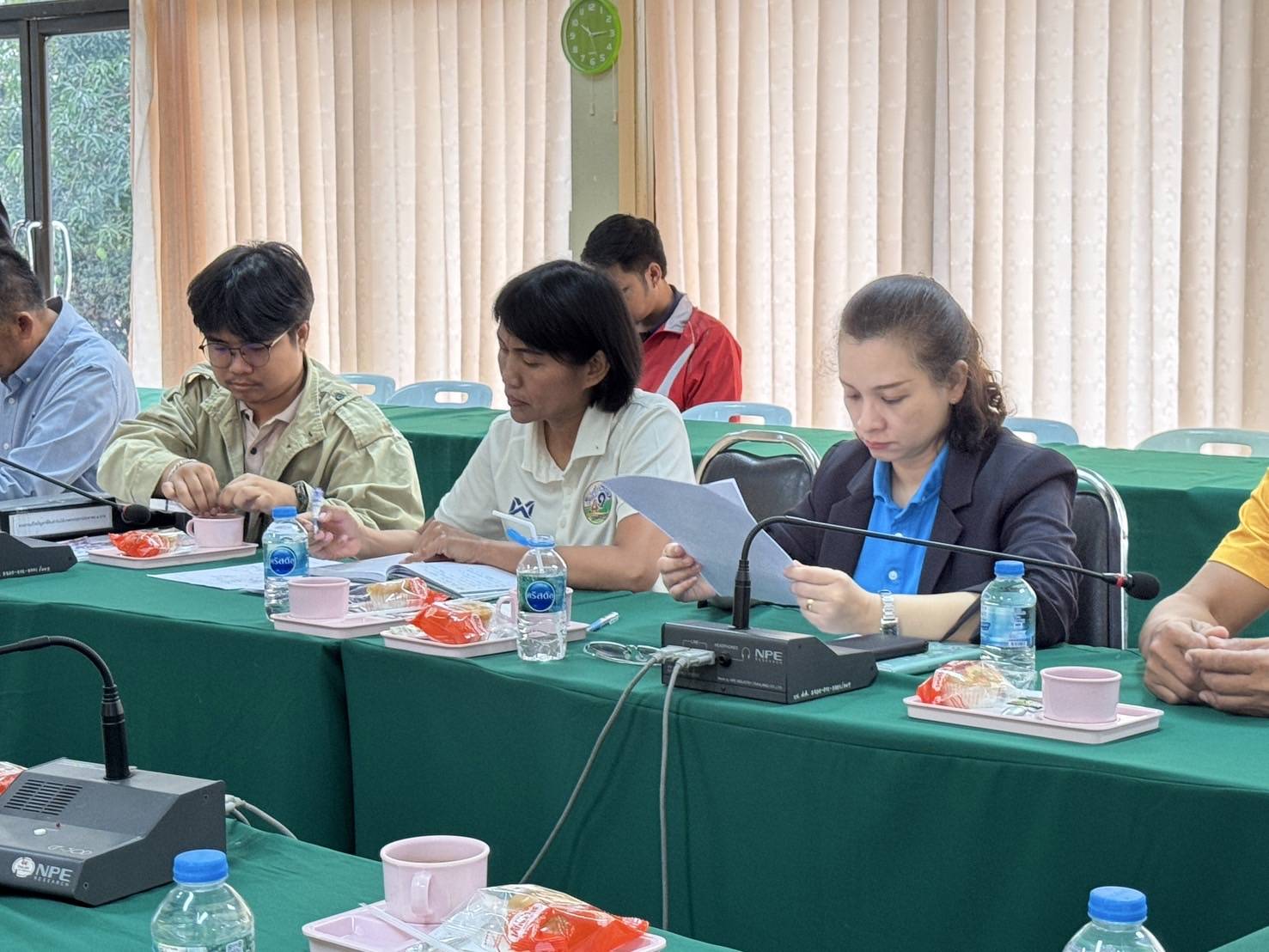 ส.ป.ก.เพชรบุรี เข้าร่วมประชุมหารือแนวทางแก้ไขปัญหาการดำเนินงานก่อสร้างโครงการอาคารบังคับน้ำ