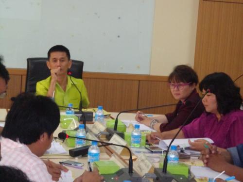 ส.ป.ก. เพชรบุรี จัดประชุมคณะอนุกรรมการปฏิรูปที่ดินอำเภอเขาย้อย ครั้งที่ 1/2557   