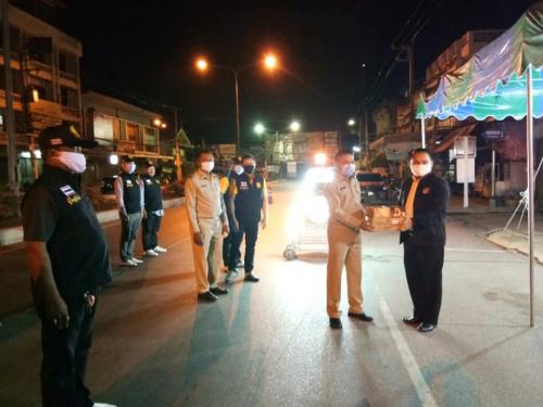 ออกตรวจและให้กำลังใจเจ้าหน้าที่ประจำจุดตรวจสามแยกท่ายาง อ.ท่ายาง จ.เพชรบุรี