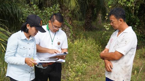ตรวจสอบพื้นที่ดำเนินงานโครงการก่อสร้างบ่อบาดาล ระบบสูบน้ำโซล่าร์เซลล์ หอถังสูง และระบบกระจายน้ำเพื่อการเกษตรในเขตปฏิรูปที่ดิน