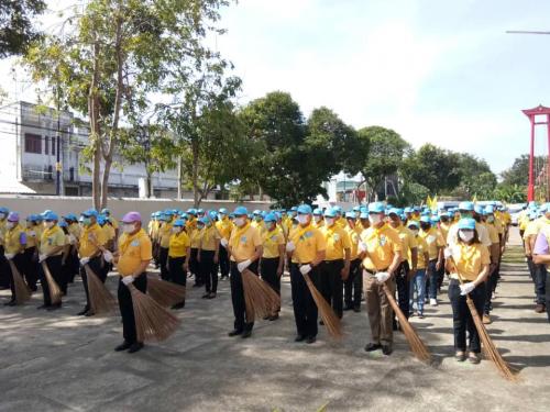 ส.ป.ก.เพชรบุรี ร่วมกิจกรรมจิตอาสาทำความสะอาดและปรับภูมิทัศน์สวนสาธารณะบริเวณวัดเพชรพลี ตำบลท่าราบ อำเภอเมืองเพชรบุรี