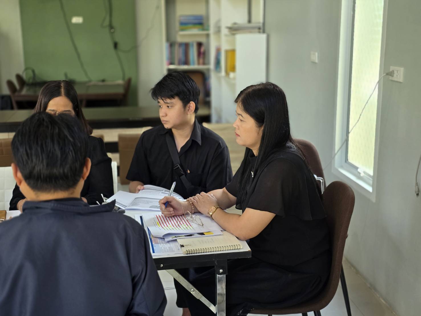 title - ส.ป.ก.เพชรบุรี พร้อมด้วยผู้อำนวยการกลุ่ม/ฝ่าย ร่วมประชุมคณะทำงานติดตามและเร่งรัดการใช้จ่ายเงินงบประมาณ ประจำปีงบประมาณ พ.ศ. 2569 ของสำนักงานการปฏิรูปที่ดินเพื่อเกษตรกรรม (ส.ป.ก.) ครั้งที่ 8/2568