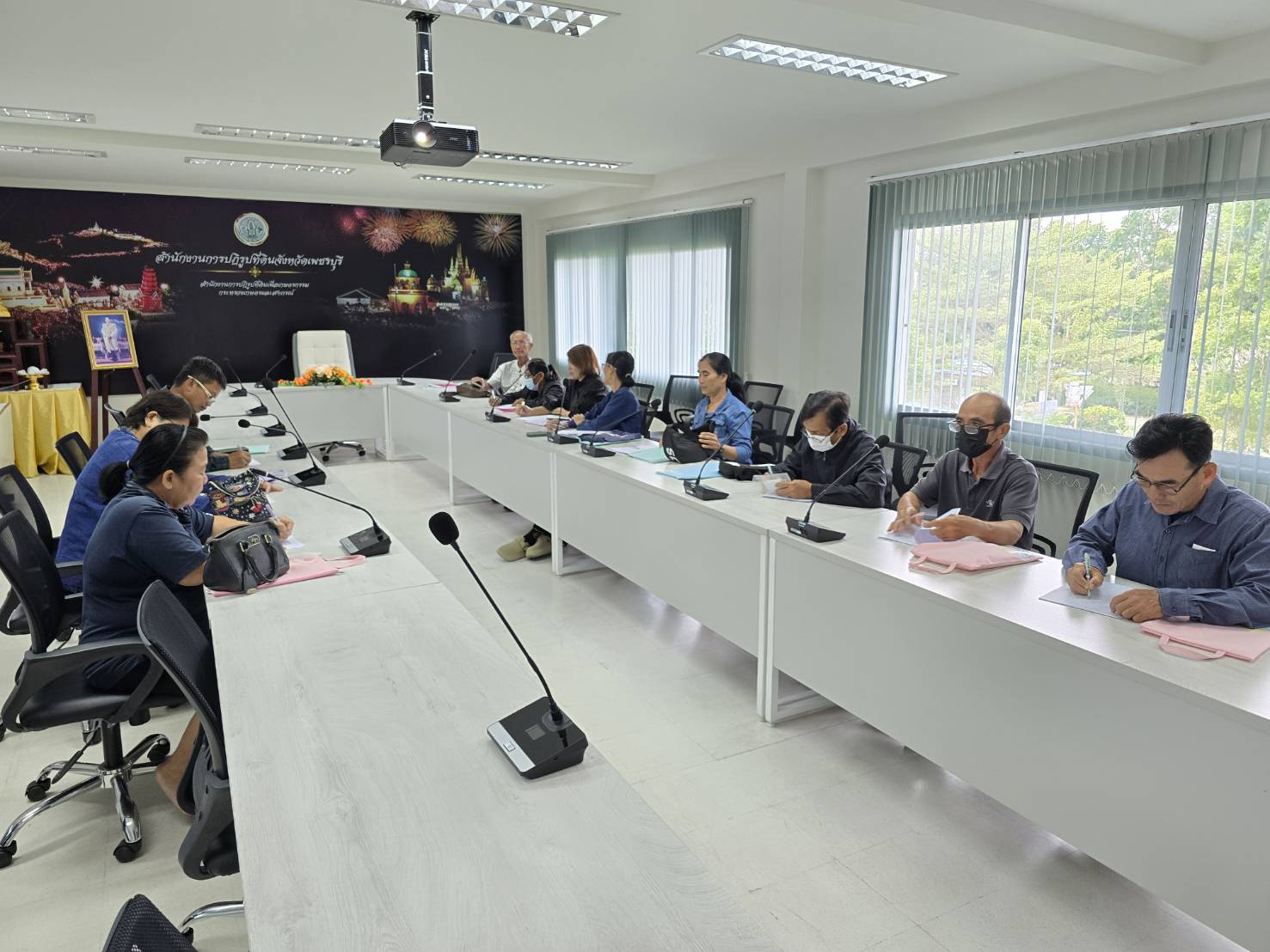 title - สำนักงานการปฏิรูปที่ดินจัดหวัดเพชรบุรี  ร่วมโครงการฝึกอบรมเชิงปฏิบัติการหลักสูตร “การเพิ่มทักษะ และเพิ่มประสิทธิภาพการดำเนินงาน อาสาสมัครปฏิรูปที่ดินเพื่อเกษตรกรรม (อสปก.)”