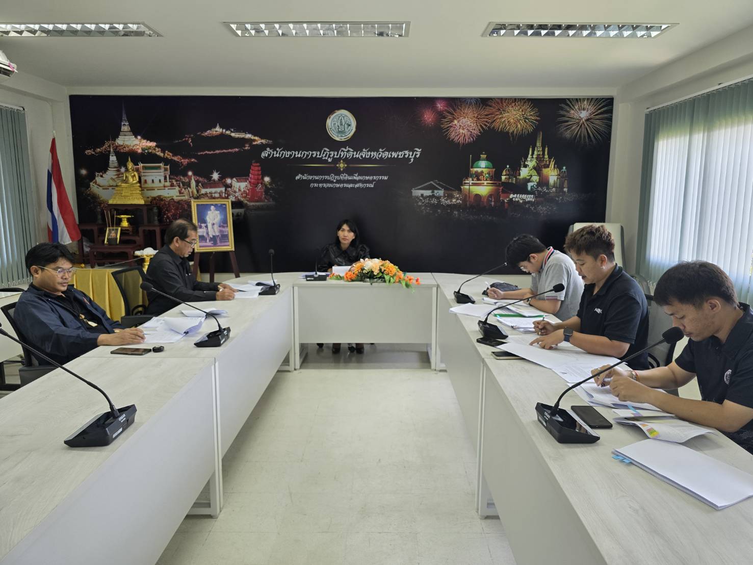 title - ส.ป.ก.เพชรบุรี จัดประชุมคณะทำงานติดตามและตรวจสอบข้อเท็จจริงแปลงที่ดิน ครั้งที่ 1/2568 เพื่อกำหนดแนวทางและติดตามการดำเนินงานตรวจสอบที่ดินในเขตปฏิรูปที่ดิน