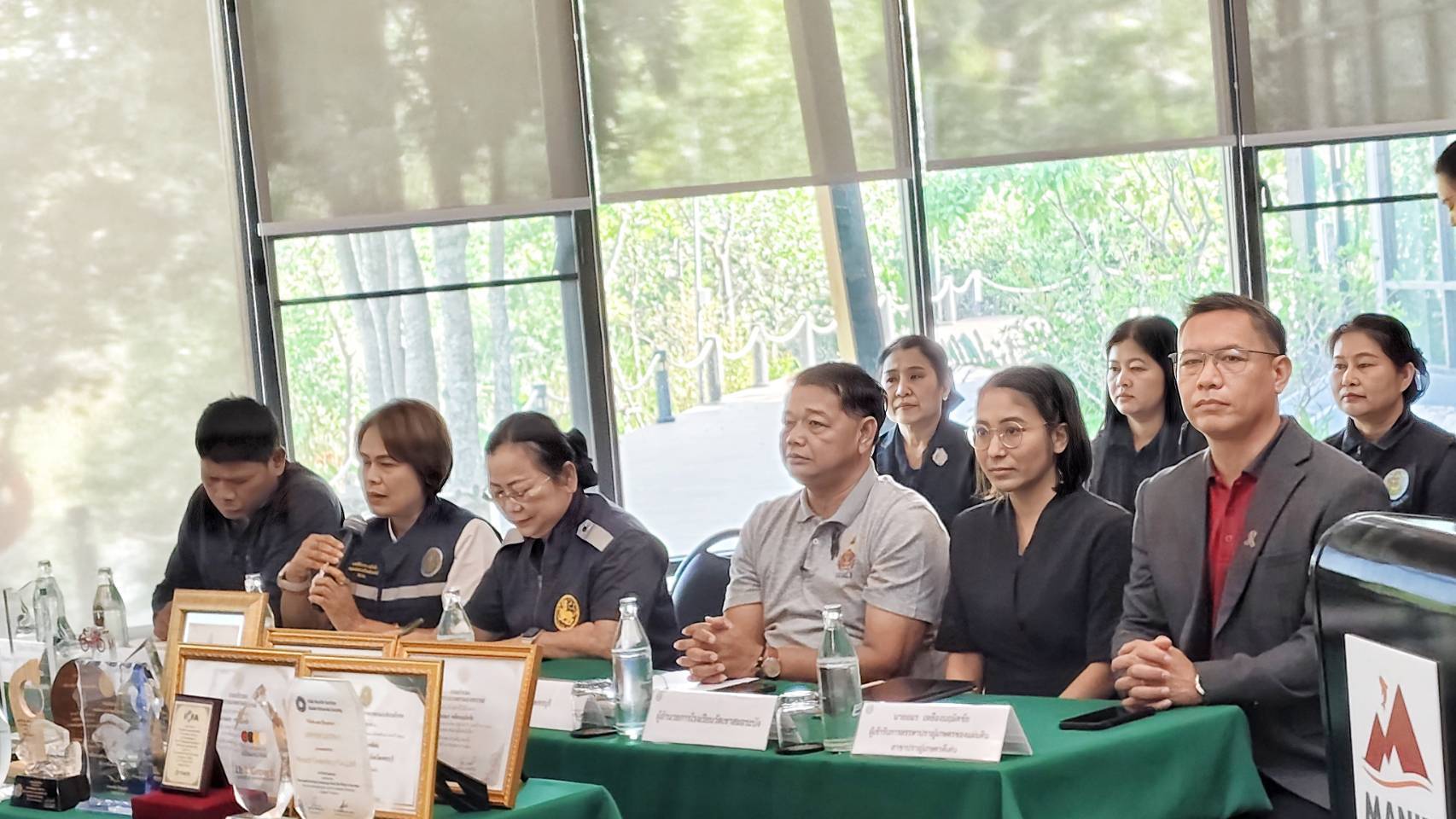 title - ร่วมประชุมและสนับสนุนข้อมูลในการนำเสนอผลงานของ นายอมร เหลืองนฤมิตชัย ต่อคณะกรรมการสรรหาปราชญ์เกษตรฯ