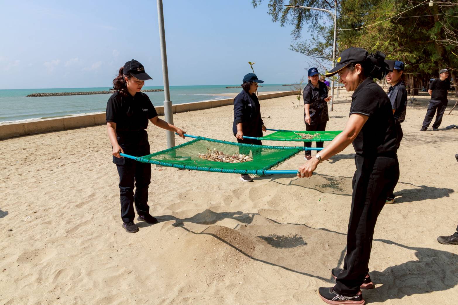 title - ส.ป.ก.เพชรบุรีเข้าร่วมพิธีและกิจกรรมวันแรงงานแห่งชาติจังหวัดเพชรบุรี ประจำปี 2569 เพื่อให้ตระหนักถึงความสำคัญของผู้ใช้แรงงาน
