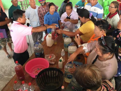 จัดฝึกอบรมหลักสูตรการปรับเปลี่ยนการผลิตสู่การทำเกษตรผสมผสาน และสนับสนุนปัจจัยการผลิต โครงการบริหารจัดการพื้นที่เกษตรกรรมในเขตปฏิรูปที่ดิน ณ ต.ทุ่งใหญ่ อ.โพธิ์ประทับช้าง จ.พิจิตร