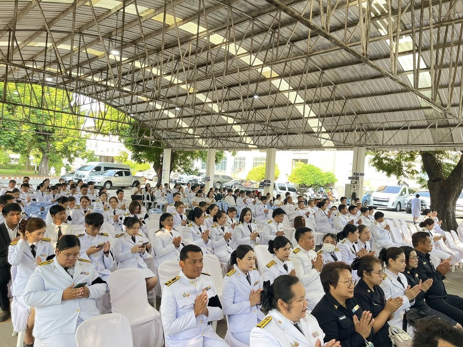 title - ส.ป.ก.พิษณุโลก ร่วมพิธีเจริญพระพุทธมนต์และตักบาตรถวายพระราชกุศล เนื่องในโอกาสวันคล้ายวันประสูติ สมเด็จพระเจ้าลูกยาเธอ เจ้าฟ้าทีปังกรรัศมีโชติ มหาวชิโรตตมางกูร สิริวิบูลยราชกุมาร