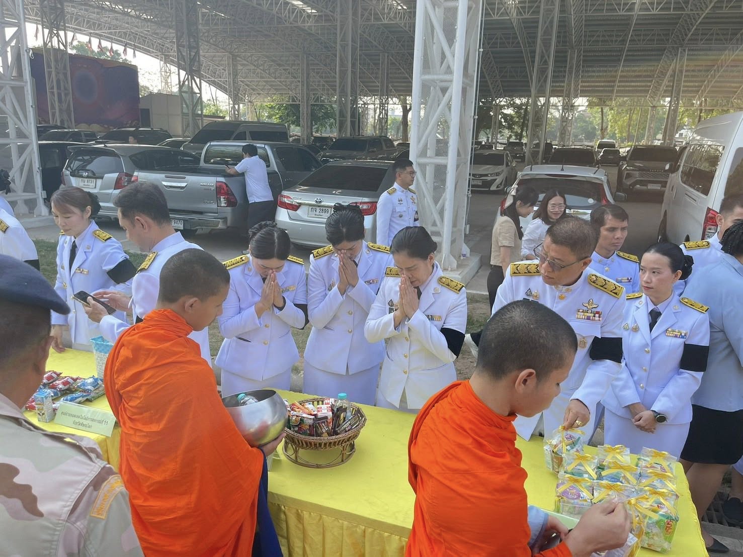 title - ส.ป.ก.พิษณุโลก ร่วมพิธีเจริญพระพุทธมนต์และตักบาตรถวายพระราชกุศล เนื่องในโอกาสวันคล้ายวันประสูติ สมเด็จพระเจ้าลูกยาเธอ เจ้าฟ้าทีปังกรรัศมีโชติ มหาวชิโรตตมางกูร สิริวิบูลยราชกุมาร
