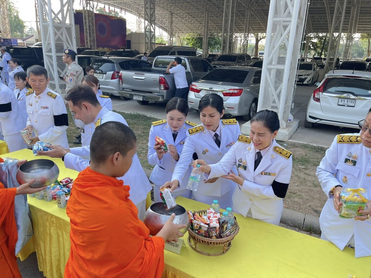 title - ส.ป.ก.พิษณุโลก ร่วมพิธีเจริญพระพุทธมนต์และตักบาตรถวายพระราชกุศล เนื่องในโอกาสวันคล้ายวันประสูติ สมเด็จพระเจ้าลูกยาเธอ เจ้าฟ้าทีปังกรรัศมีโชติ มหาวชิโรตตมางกูร สิริวิบูลยราชกุมาร