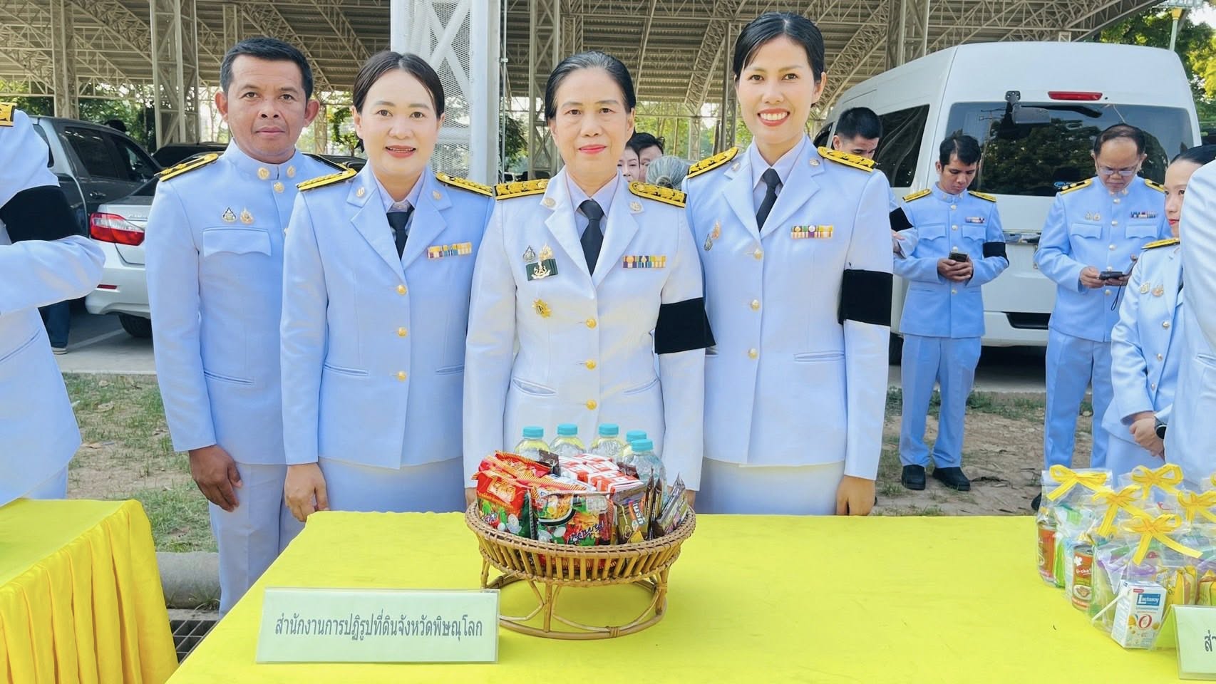 title - ส.ป.ก.พิษณุโลก ร่วมพิธีเจริญพระพุทธมนต์และตักบาตรถวายพระราชกุศล เนื่องในโอกาสวันคล้ายวันประสูติ สมเด็จพระเจ้าลูกยาเธอ เจ้าฟ้าทีปังกรรัศมีโชติ มหาวชิโรตตมางกูร สิริวิบูลยราชกุมาร