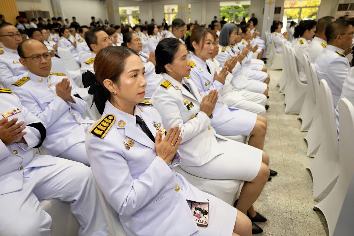 title - ส.ป.ก.พิษณุโลก ร่วมพิธีเจริญพระพุทธมนต์และตักบาตรถวายพระราชกุศล เนื่องในโอกาสวันคล้ายวันประสูติ สมเด็จพระเจ้าลูกยาเธอ เจ้าฟ้าทีปังกรรัศมีโชติ มหาวชิโรตตมางกูร สิริวิบูลยราชกุมาร