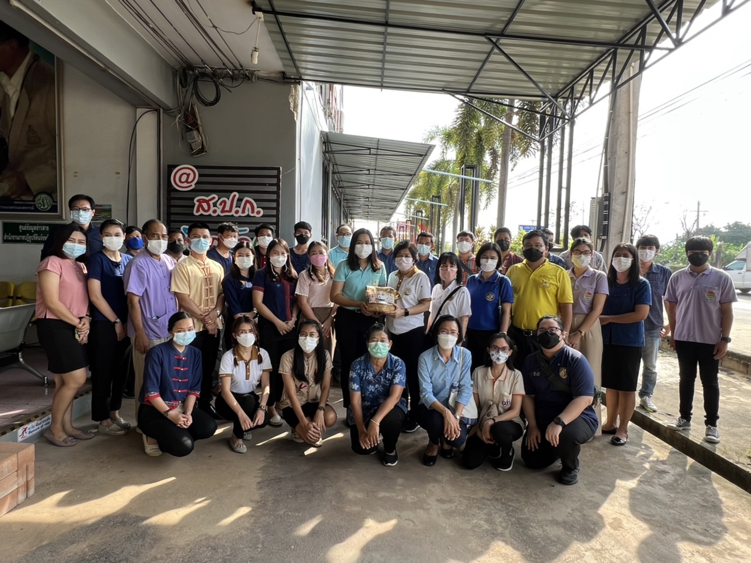 วันที่ 1 เมษายน 2565 นางสาวจิราทิตย์  โรจน์อุ่นวงศ์ ผู้อำนวยการสำนักบริหารกองทุน ตรวจราชการสำนักงานการปฏิรูปที่ดินจังหวัดพิษณุโลก เพื่อติดตามการดำเนินงานโครงการ/กิจกรรม ภายใต้แผนงานการใช้จ่ายงบประมาณเงินกองทุนฯ ปีงบประมาณ พ.ศ.2565