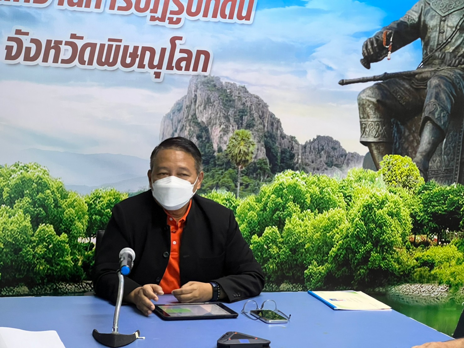 วันที่ 15 มีนาคม 2565 นายวุฒิพงศ์ เนียมหอม รองเลขาธิการสำนักงานการปฏิรูปที่ดินเพื่อเกษตรกรรม ตรวจราชการสำนักงานการปฏิรูปที่ดินจังหวัดพิษณุโลก เพื่อประชุมติดตามความก้าวหน้าผลการดำเนินงานตามแผนงาน/โครงการปีงบประมาณ 2565 