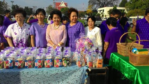พิธีทำบุญตักบาตร พระสงฆ์ 60 รูป เฉลิมพระเกียรติ สมเด็จพระเทพฯ  
