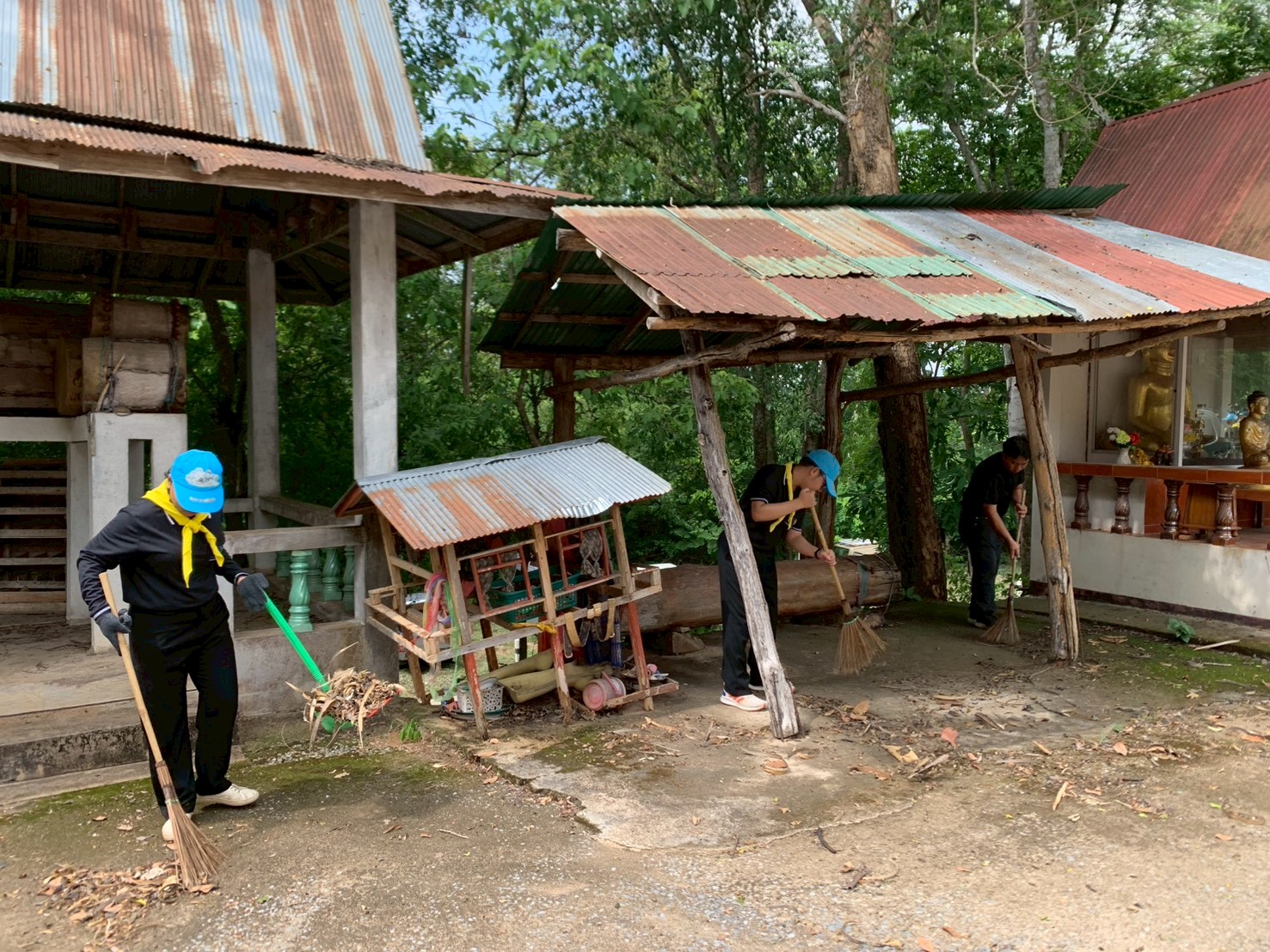 title - ส.ป.ก. แพร่เข้าร่วมจิตอาสาพัฒนา เนื่องในวันคล้ายวันเฉลิมพระชนมพรรษา สมเด็จพระนางเจ้าฯ พระบรมราชินี