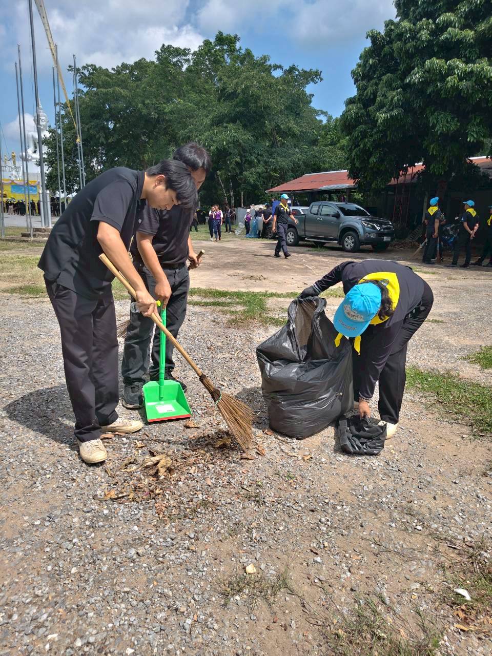 title - ส.ป.ก. แพร่เข้าร่วมจิตอาสาพัฒนา เนื่องในวันคล้ายวันเฉลิมพระชนมพรรษา สมเด็จพระนางเจ้าฯ พระบรมราชินี