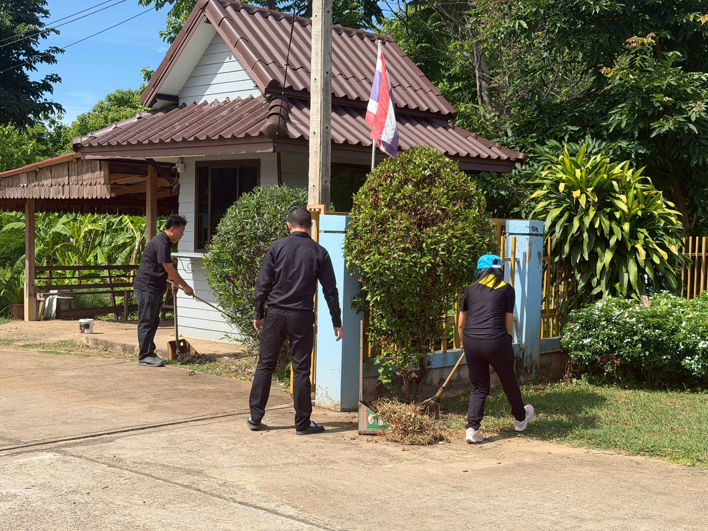 title - ส.ป.ก.แพร่ จัดกิจกรรมจิตอาสาบำเพ็ญสาธารณประโยชน์ และบำเพ็ญสาธารณกุศลเฉลิมพระเกียรติเนื่องในโอกาส พระราชพิธีมหามงคลเฉลิมพระชนมพรรษา ๔ รอบ  สมเด็จพระนางเจ้าฯ พระบรมราชินี 