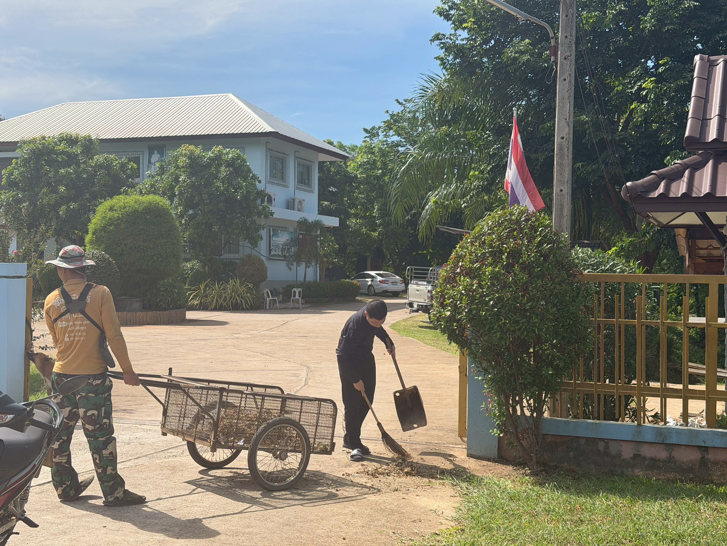 title - ส.ป.ก.แพร่ จัดกิจกรรมจิตอาสาบำเพ็ญสาธารณประโยชน์ และบำเพ็ญสาธารณกุศลเฉลิมพระเกียรติเนื่องในโอกาส พระราชพิธีมหามงคลเฉลิมพระชนมพรรษา ๔ รอบ  สมเด็จพระนางเจ้าฯ พระบรมราชินี 