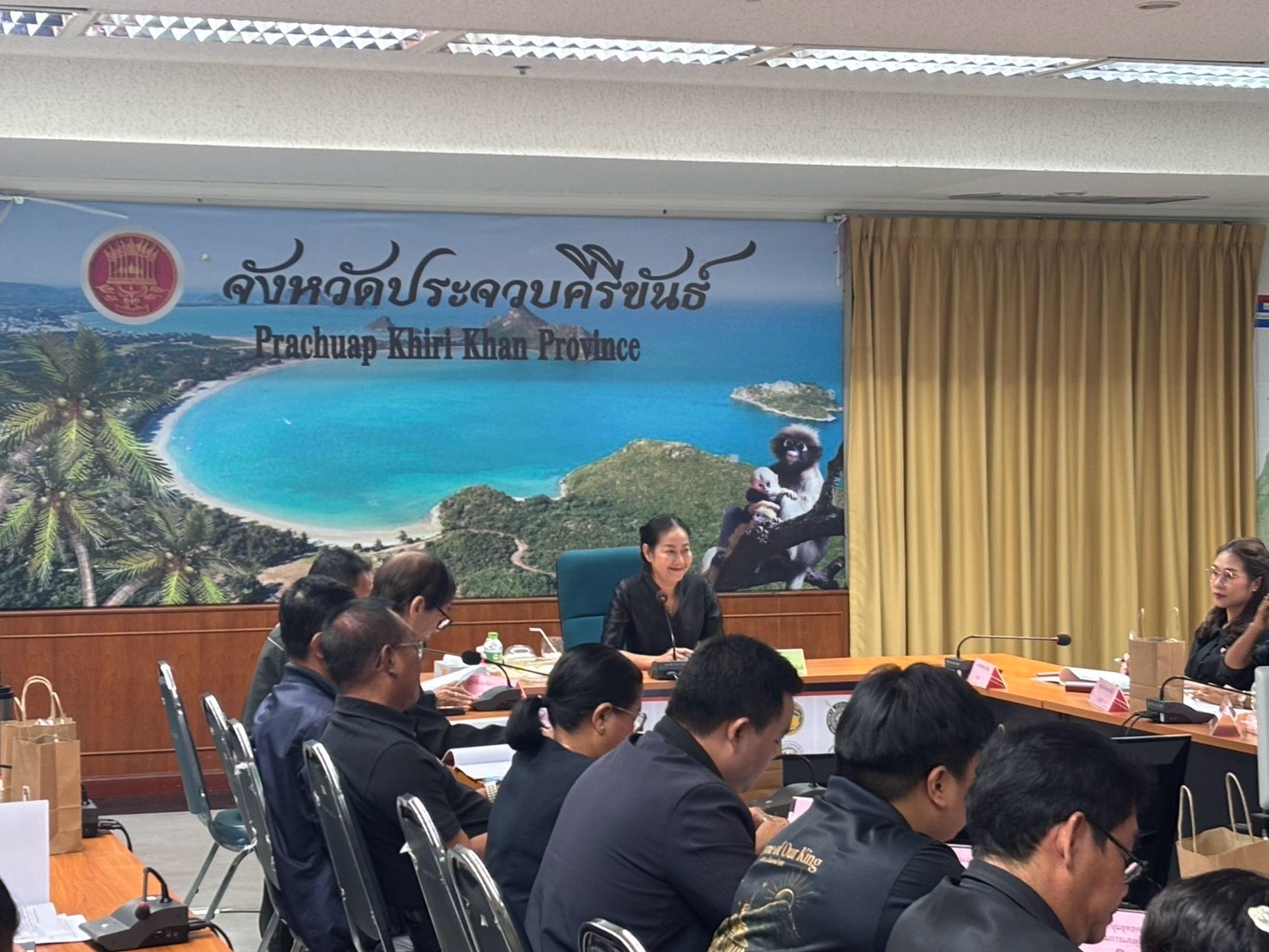 ส.ป.ก.ประจวบคีรีขันธ์ ได้ดำเนินการจัดการประชุมคณะกรรมการปฏิรูปที่ดินจังหวัดประจวบคีรีขันธ์ (คปจ.ประจวบคีรีขันธ์) ครั้งที่ 1/2569 ณ ห้องประชุมสิงขร ชั้น 3  ศาลากลางจังหวัดประจวบคีรีขันธ์