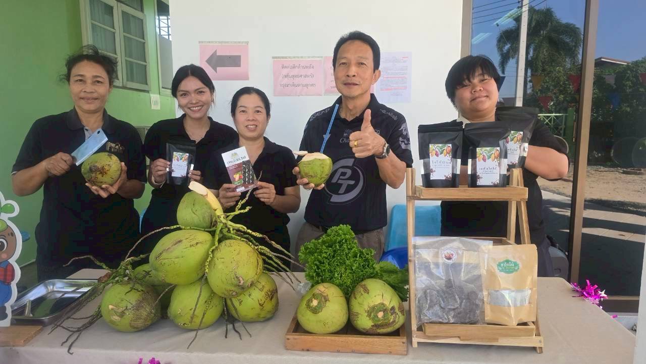 title - ส.ป.ก.ประจวบคีรีขันธ์ วันที่ 23 – 25 ธันวาคม 2568 สำนักงานการปฏิรูปที่ดินจังหวัดประจวบคีรีขันธ์  โดยกลุ่มยุทธศาสตร์และการปฏิรูปที่ดินได้เข้าร่วม “โครงการส่งความสุขปีใหม่ มอบให้แก่เกษตรกรในเขตปฏิรูปที่ดิน ประจำปี พ.ศ. 2569” กิจกรรมเสริมพลังปีใหม่ 