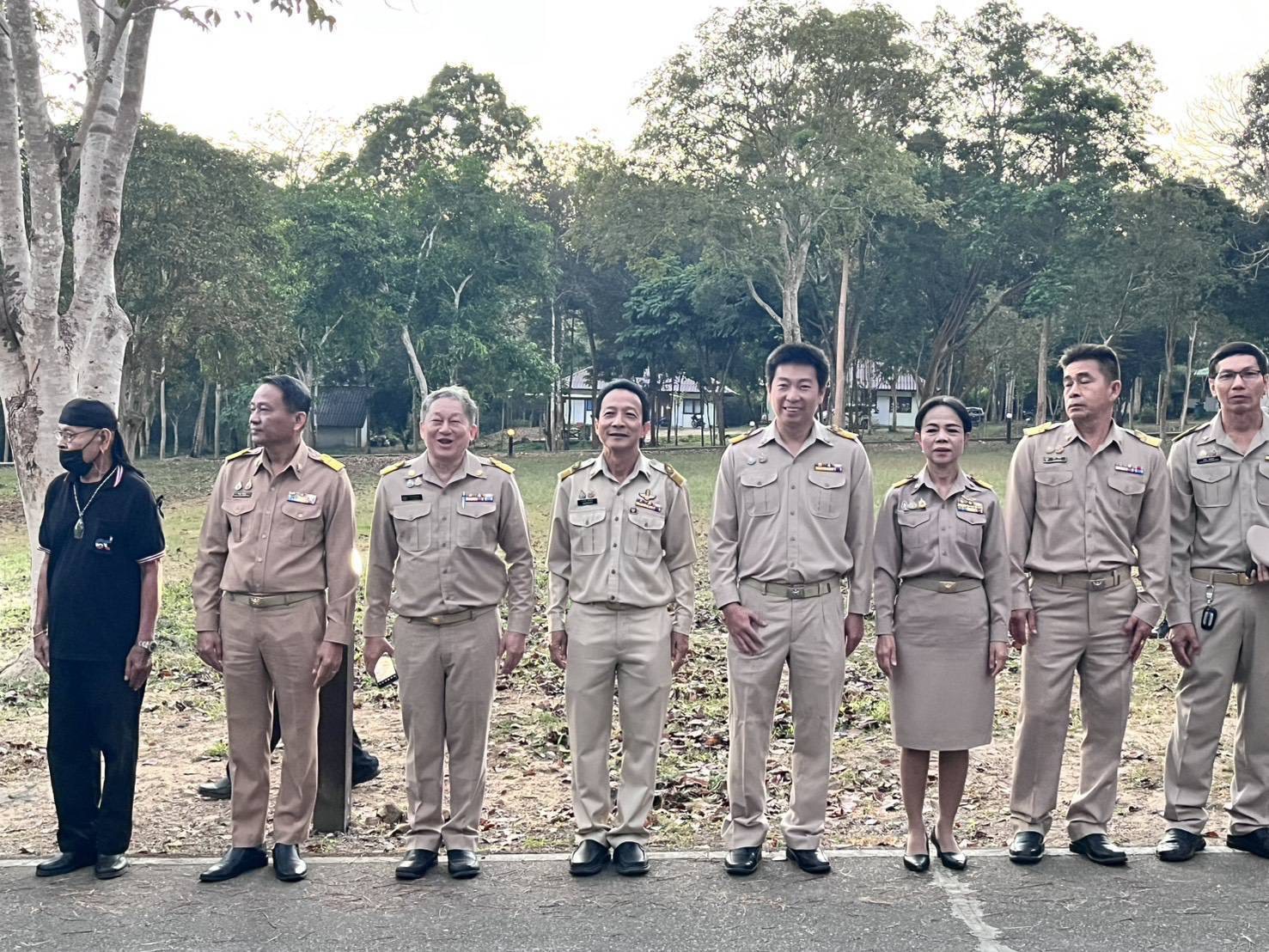 title - ส.ป.ก.ประจวบคีรีขันธ์ วันที่ 25 ธันวาคม 2568 ร่วมพิธีส่งมอบไม้จันทน์หอมสำหรับนำไปจัดสร้างพระโกศจันทน์ เพื่อใช้ในงานพระราชพิธีถวายพระเพลิงพระบรมศพ สมเด็จพระนางเจ้าสิริกิติ์ พระบรมราชินีนาถ พระบรมราชชนนีพันปีหลวง