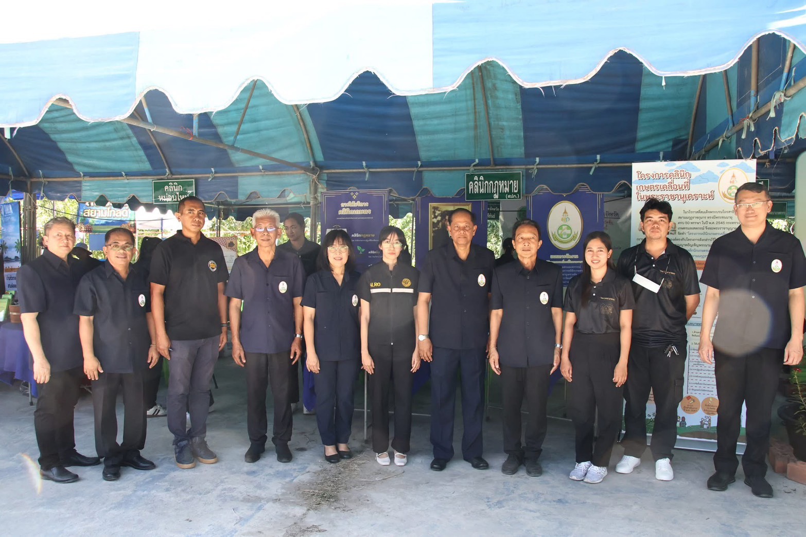 title - ส.ป.ก.ประจวบคีรีขันธ์ วันพฤหัสบดีที่ 18 ธันวาคม 2568 เข้าร่วมโครงการคลินิกเกษตรเคลื่อนที่ในพระราชานุเคราะห์ฯ ประจำปีงบประมาณ พ.ศ. 2568 ณ ศาลาอเนกประสงค์ หมู่ที่ 5 ตำบลสามร้อยยอด อำเภอสามร้อยยอด จังหวัดประจวบคีรีขันธ์