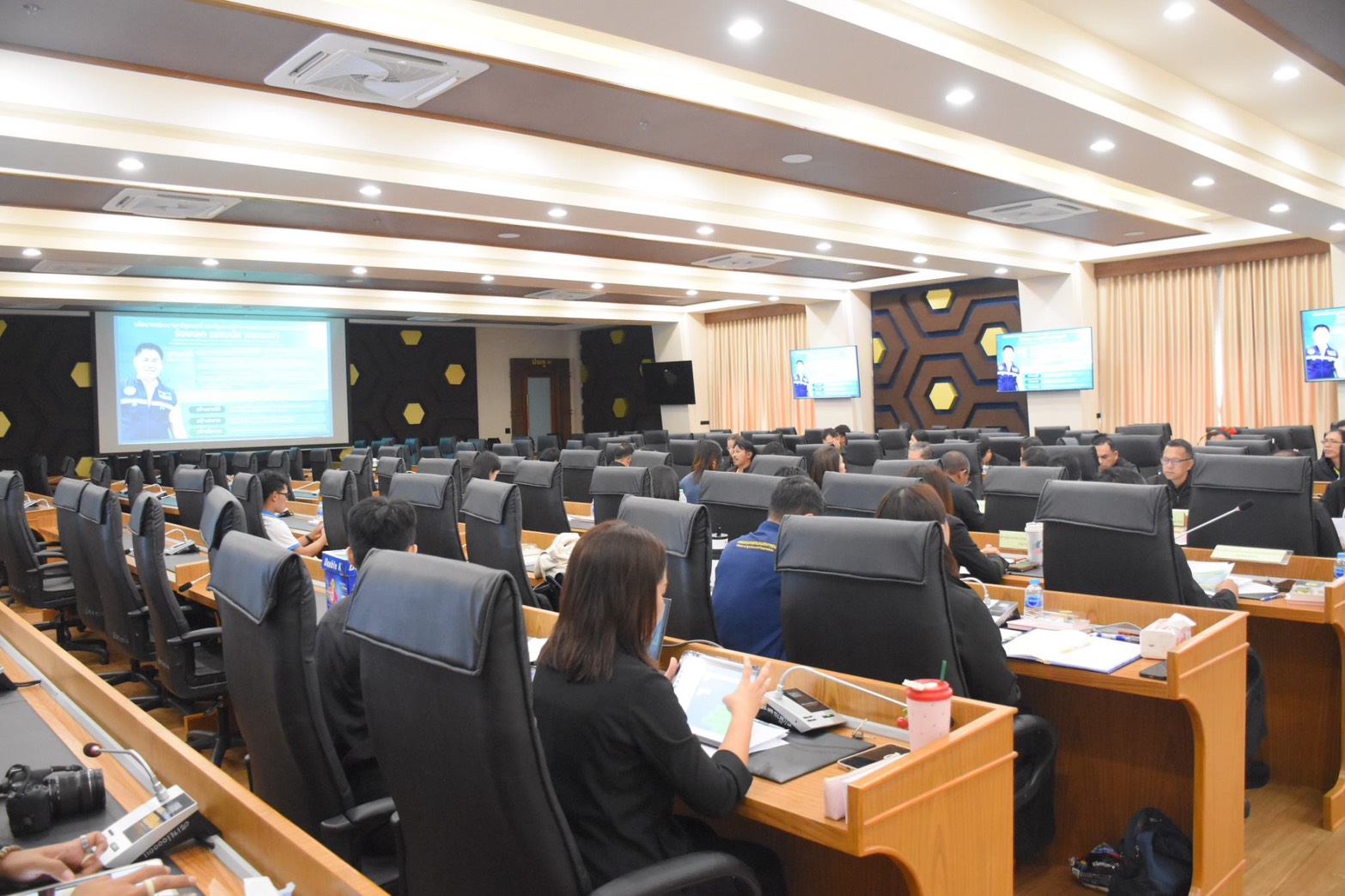 title - ส.ป.ก.ประจวบคีรีขันธ์ เข้าร่วมประชุมการติดตามความก้าวหน้าผลการดำเนินงาน ตามแผนการตรวจราชการของผู้ตรวจราชการกระทรวงเกษตรและสหกรณ์ เขตตรวจราชการที่ 4  ประจำปีงบประมาณ พ.ศ. 2569 รอบที่ 1 ณ ห้องประชุมเกาะหลัก ชั้น 5 ศาลากลางจังหวัดประจวบคีรีขันธ์ 