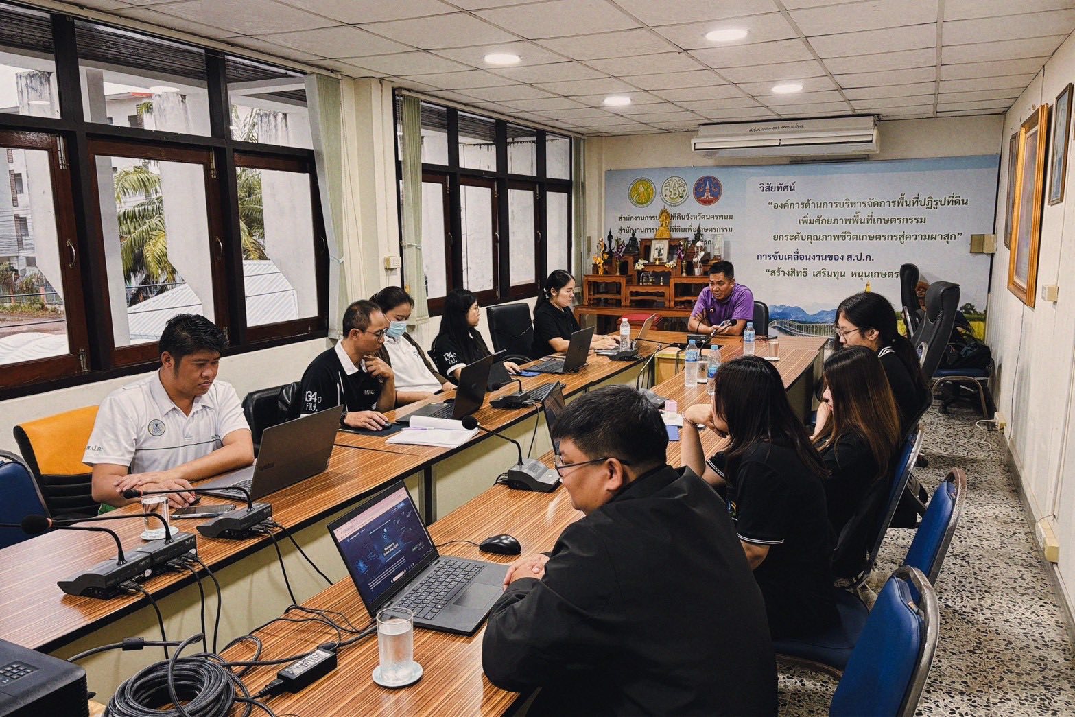 title - ศทส. ลงตรวจสอบพื้นที่เป้าหมาย จังหวัดกาฬสินธุ์ จังหวัดนครพนม จังหวัดมหาสารคาม และจังหวัดมุกดาหาร เพื่อจัดทำแผนที่เชิงเลข (Digital Map) สำหรับการจัดทำฐานข้อมูลแปลงที่ดินในรูปแบบ Shapefile 